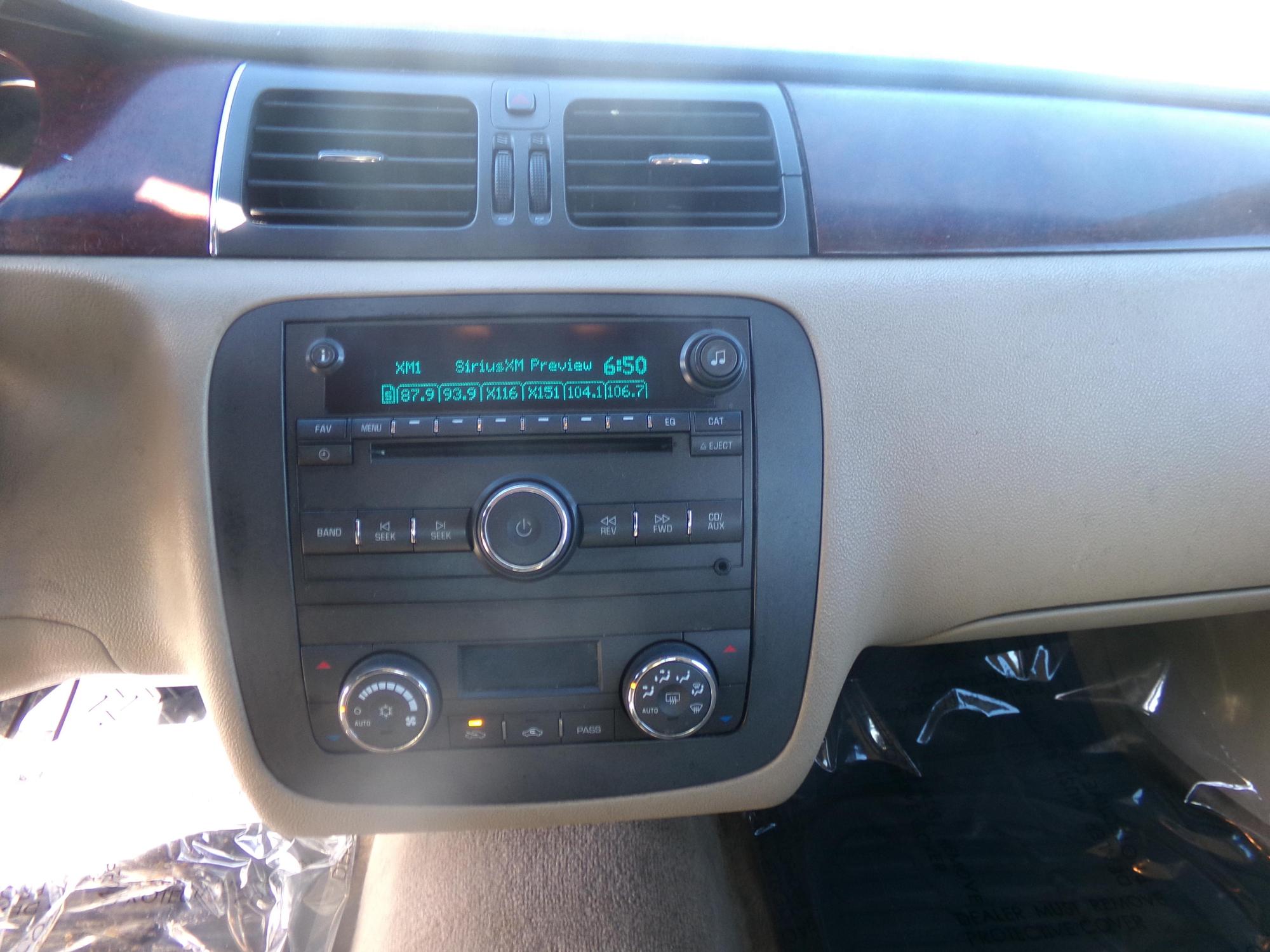 2008 Buick Lucerne CXL photo 23