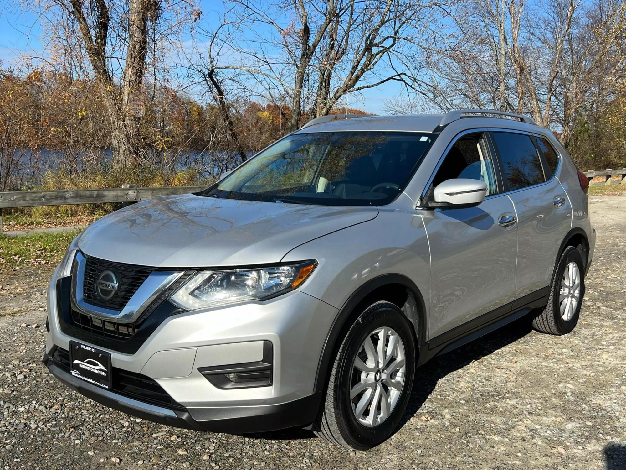 2018 Nissan Rogue SV photo 19