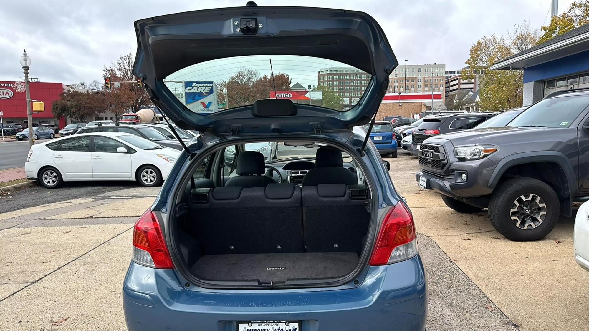 2010 Toyota Yaris Base photo 51