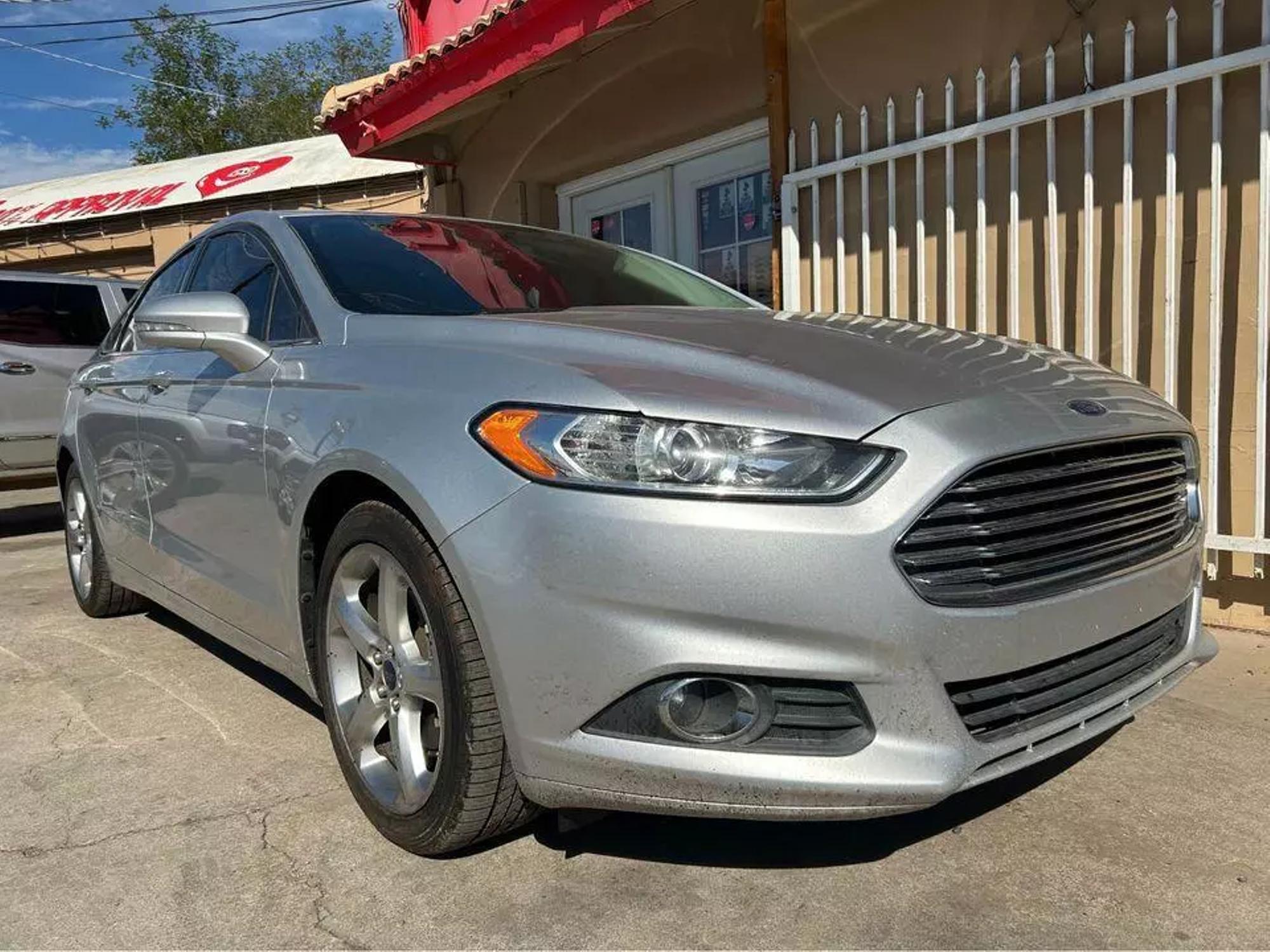 2016 Ford Fusion SE photo 18