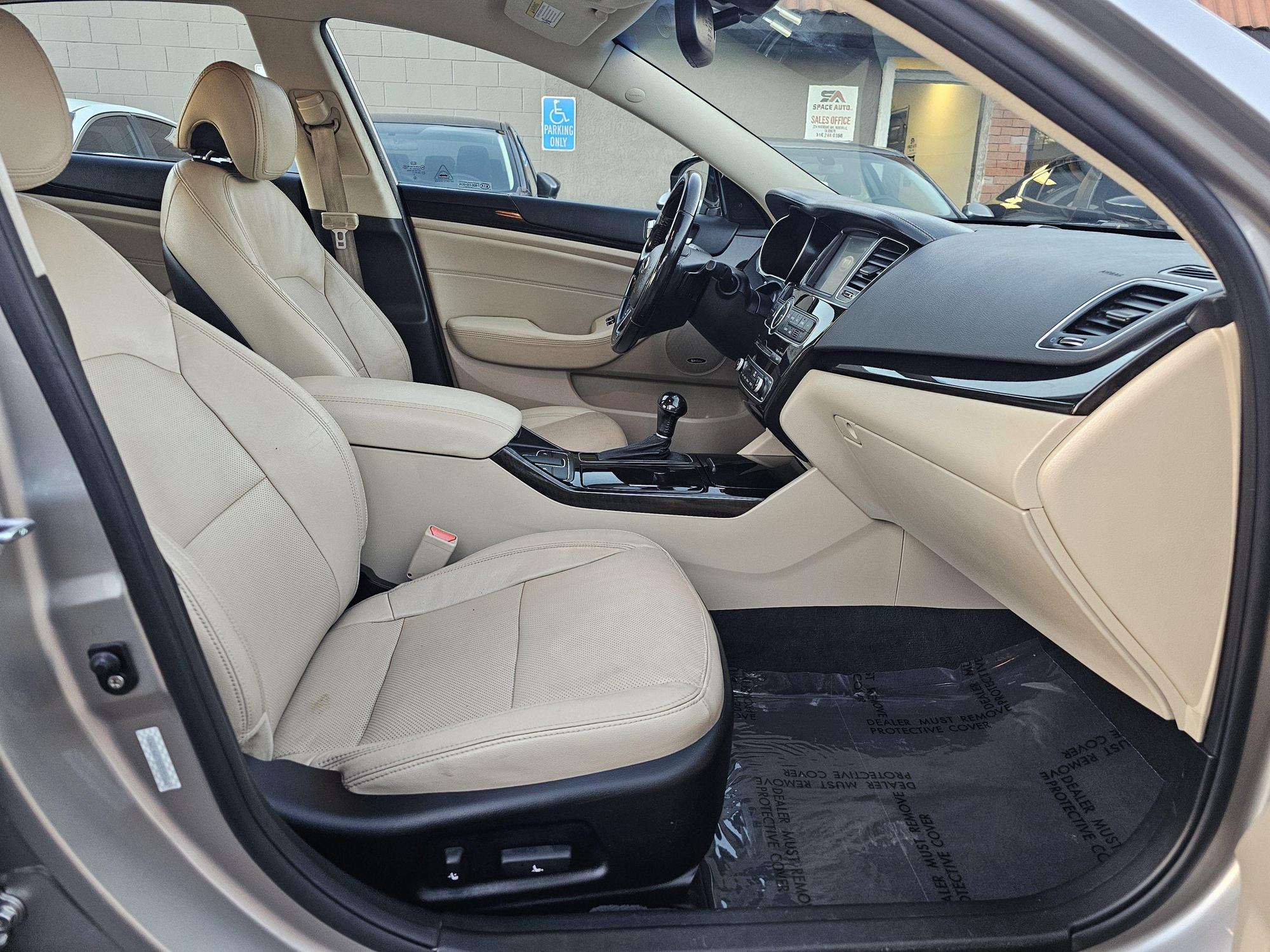 2014 Kia Cadenza Premium photo 58