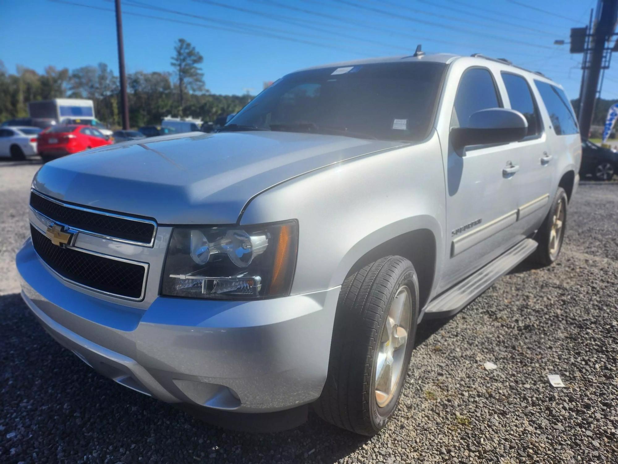 2013 Chevrolet Suburban LT photo 11