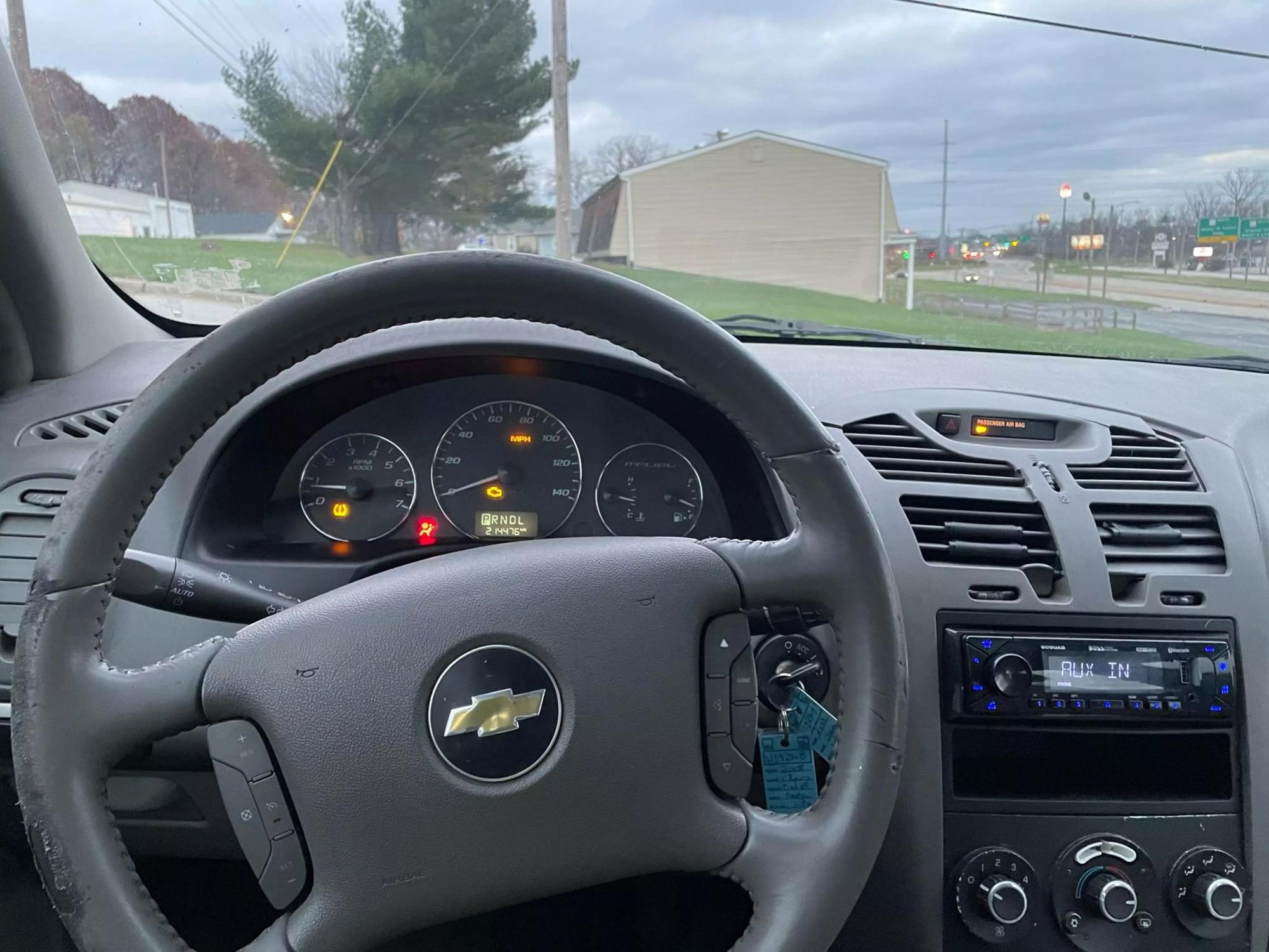 2008 Chevrolet Malibu Classic LT photo 32