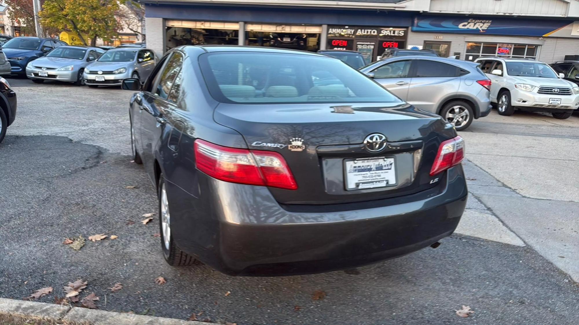 2009 Toyota Camry LE photo 61