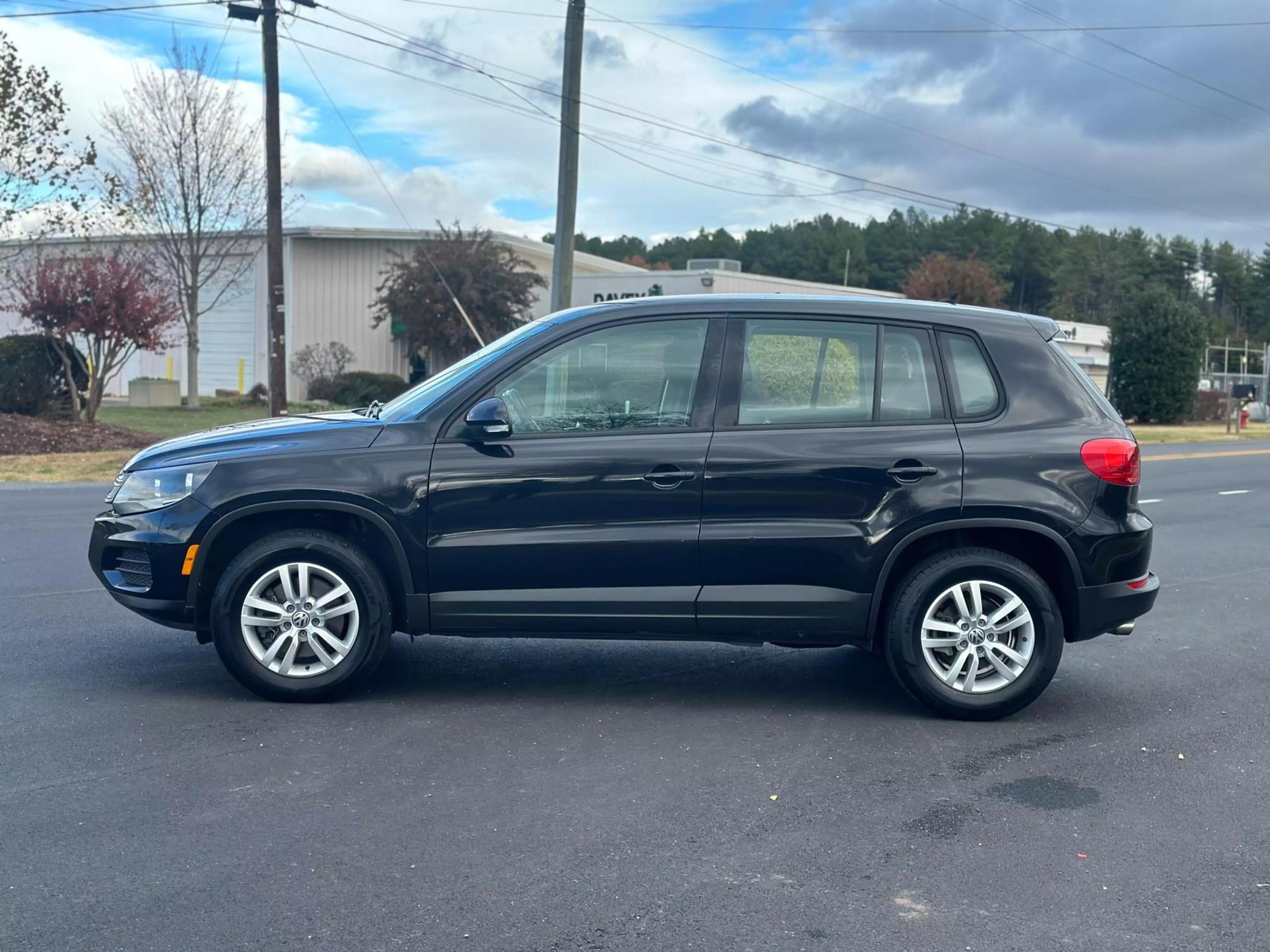 2014 Volkswagen Tiguan S photo 96