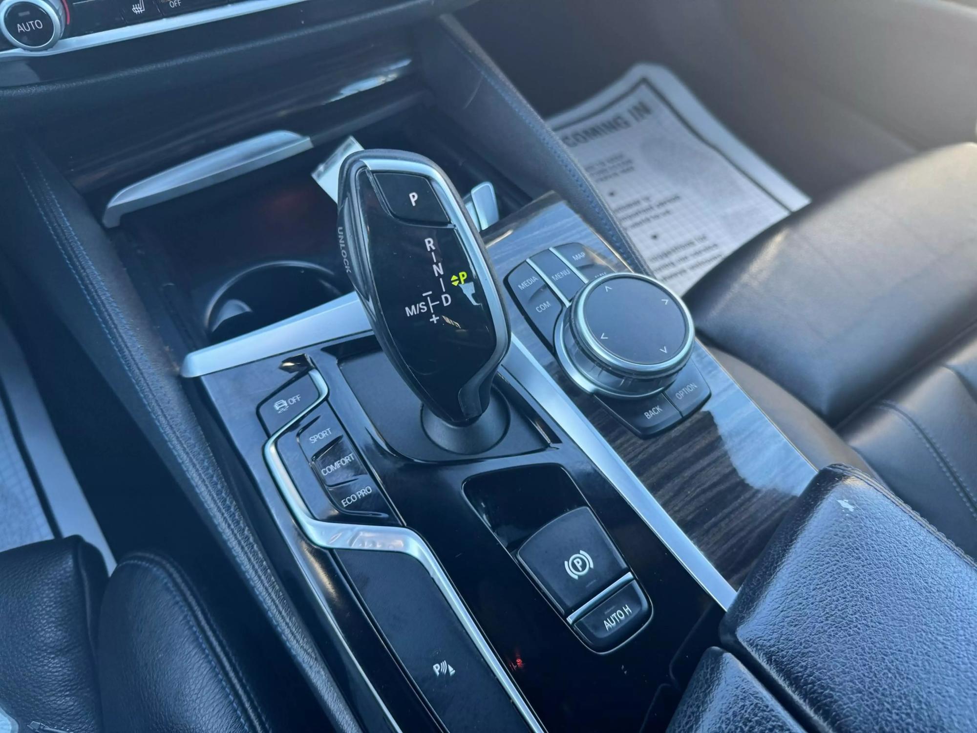 2019 BMW 5 Series 530i photo 77