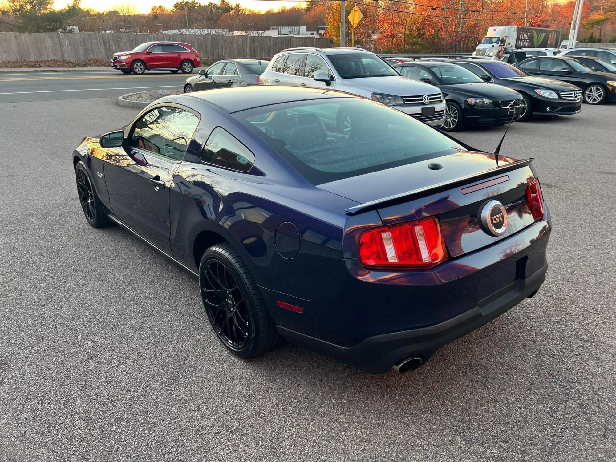 2011 Ford Mustang GT Premium photo 23