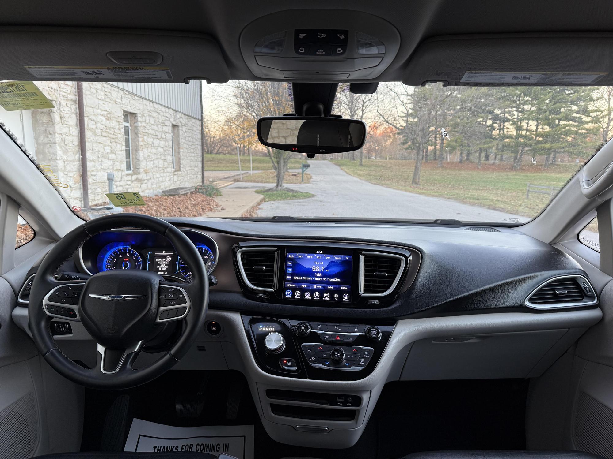 2017 Chrysler Pacifica Touring-L photo 28