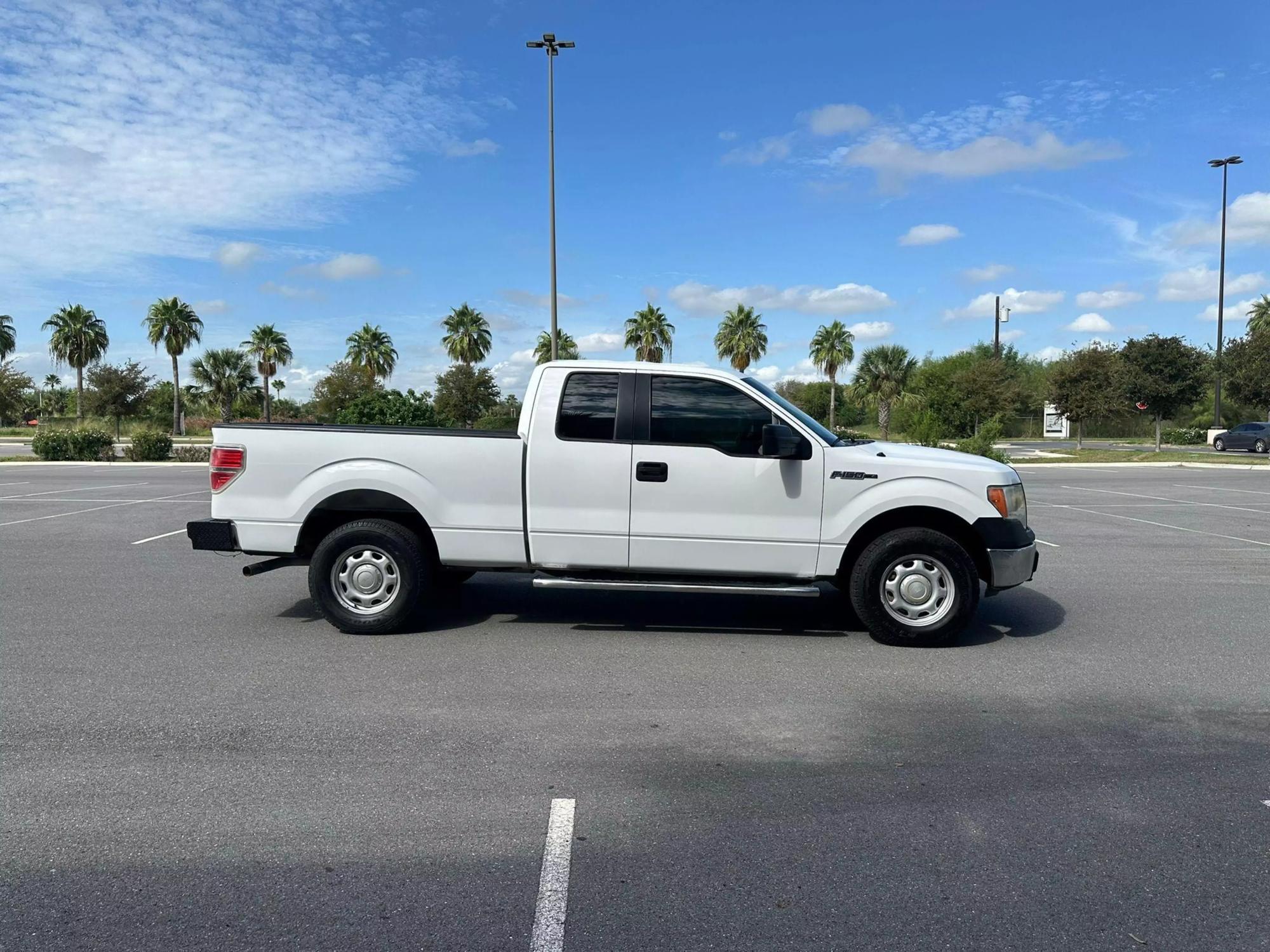 2014 Ford F-150 XL photo 11