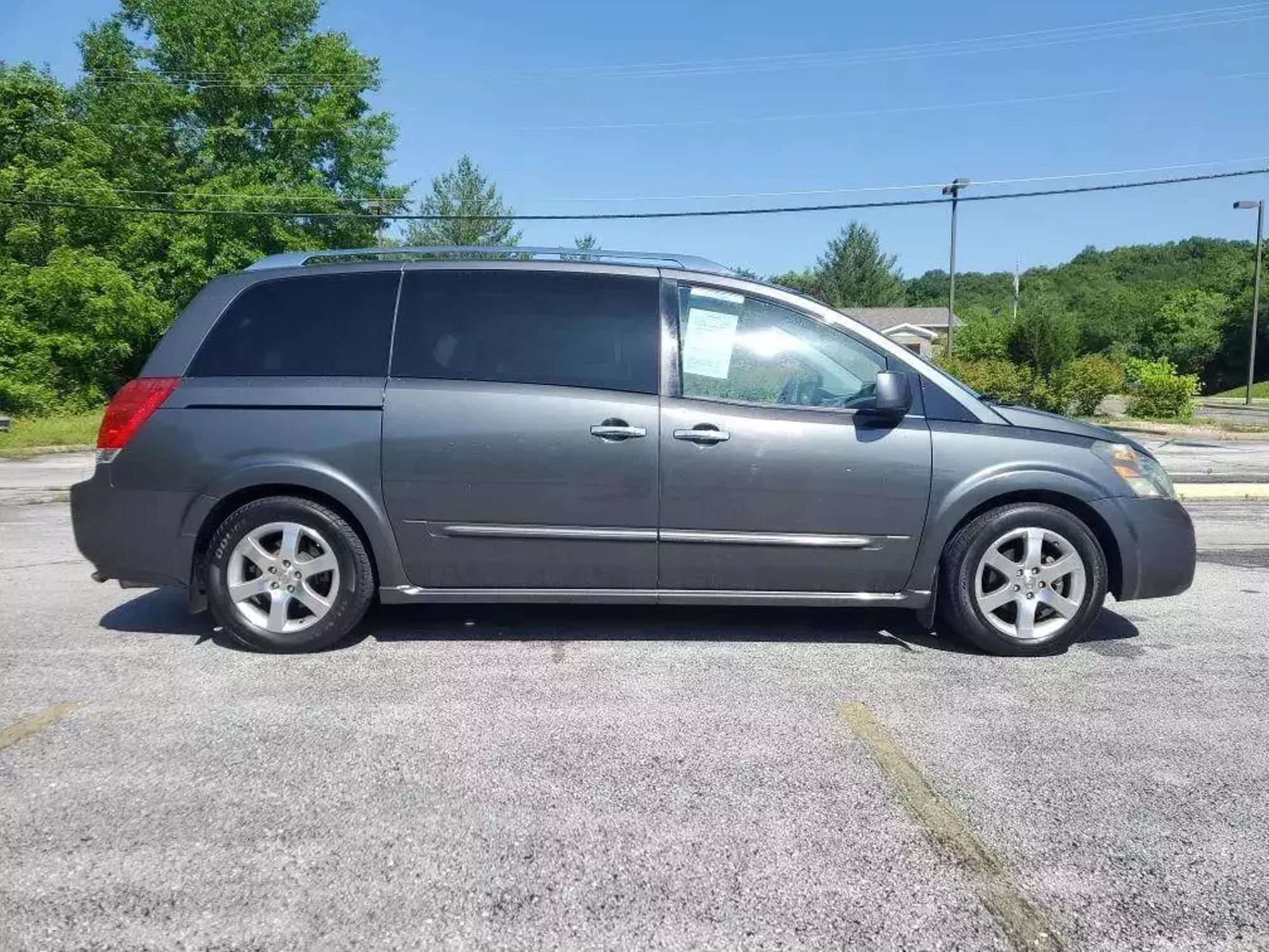 2008 Nissan Quest SE photo 23