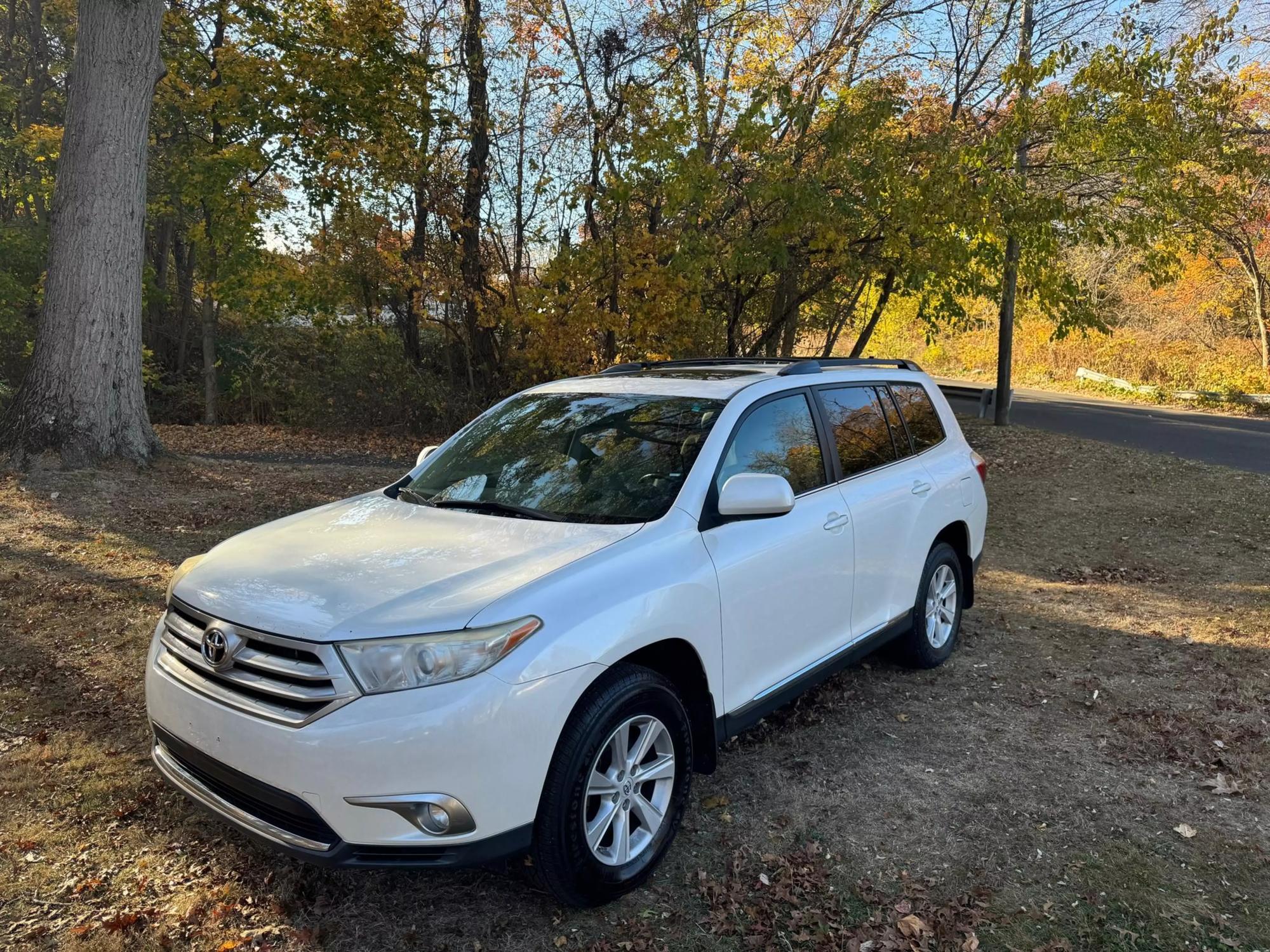 2011 Toyota Highlander SE photo 19