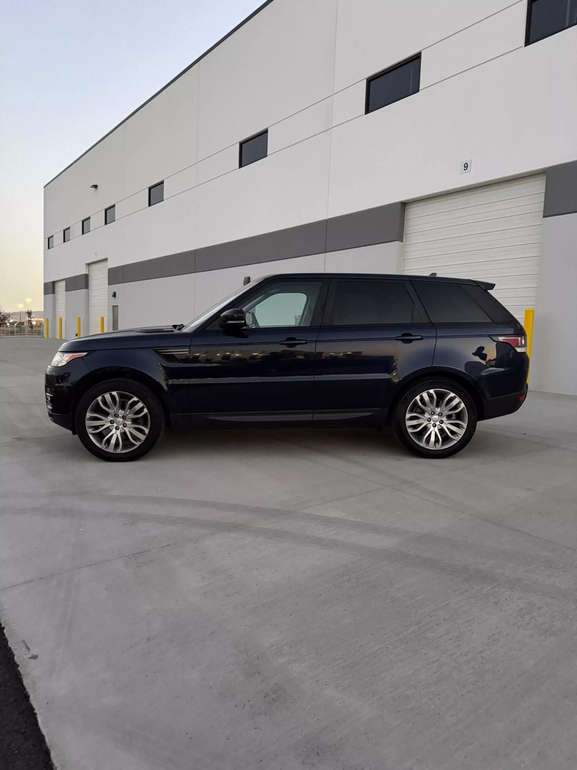 2016 Land Rover Range Rover Sport SE photo 24