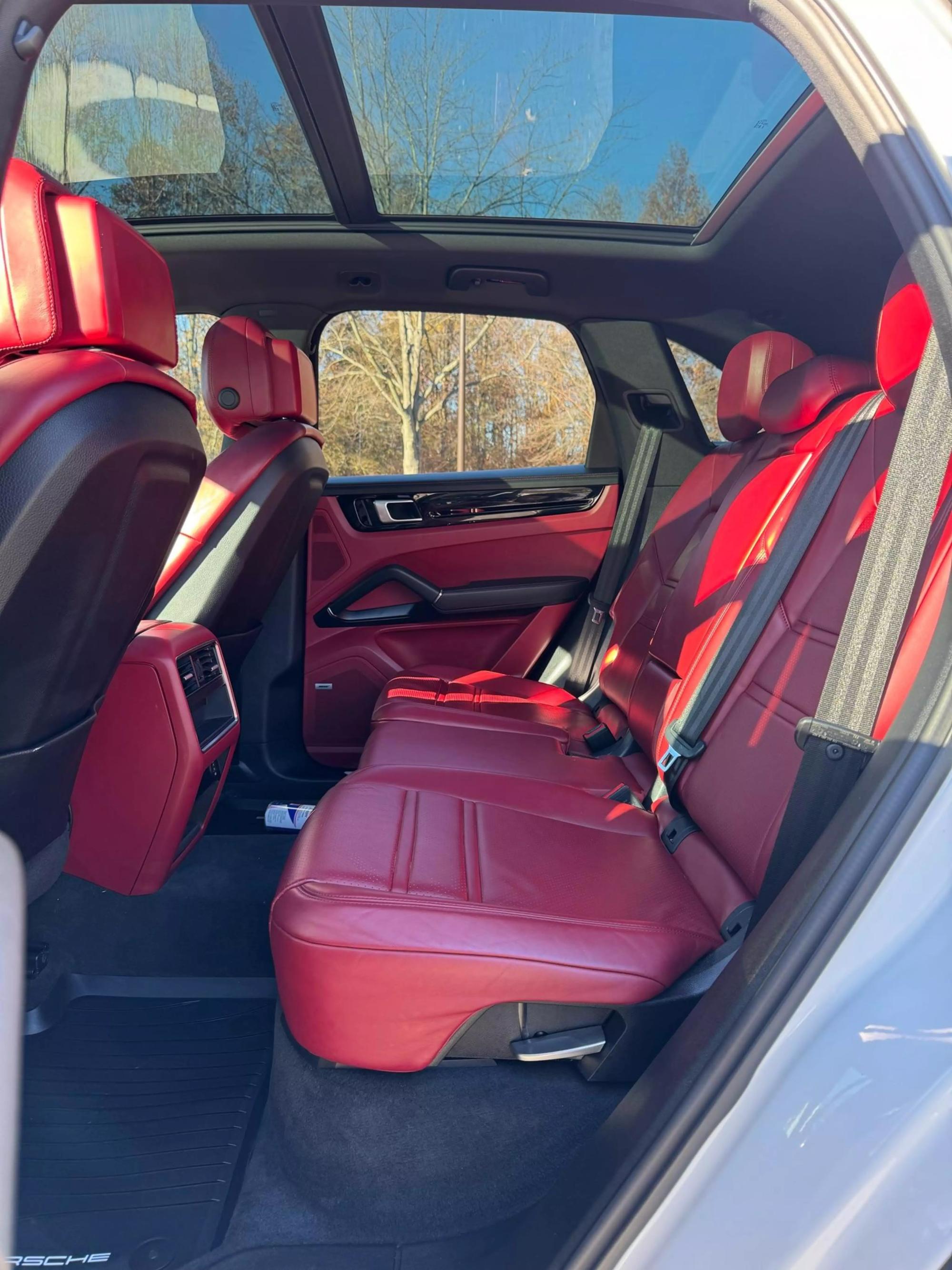 2019 Porsche Cayenne Base photo 22