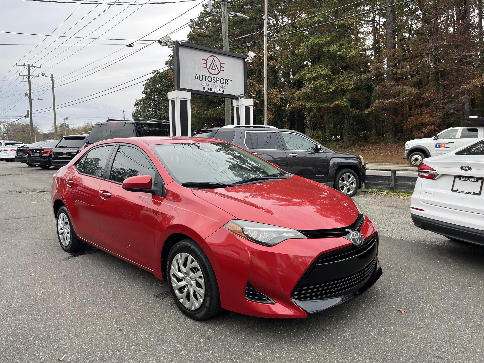 2017 Toyota Corolla LE photo 18