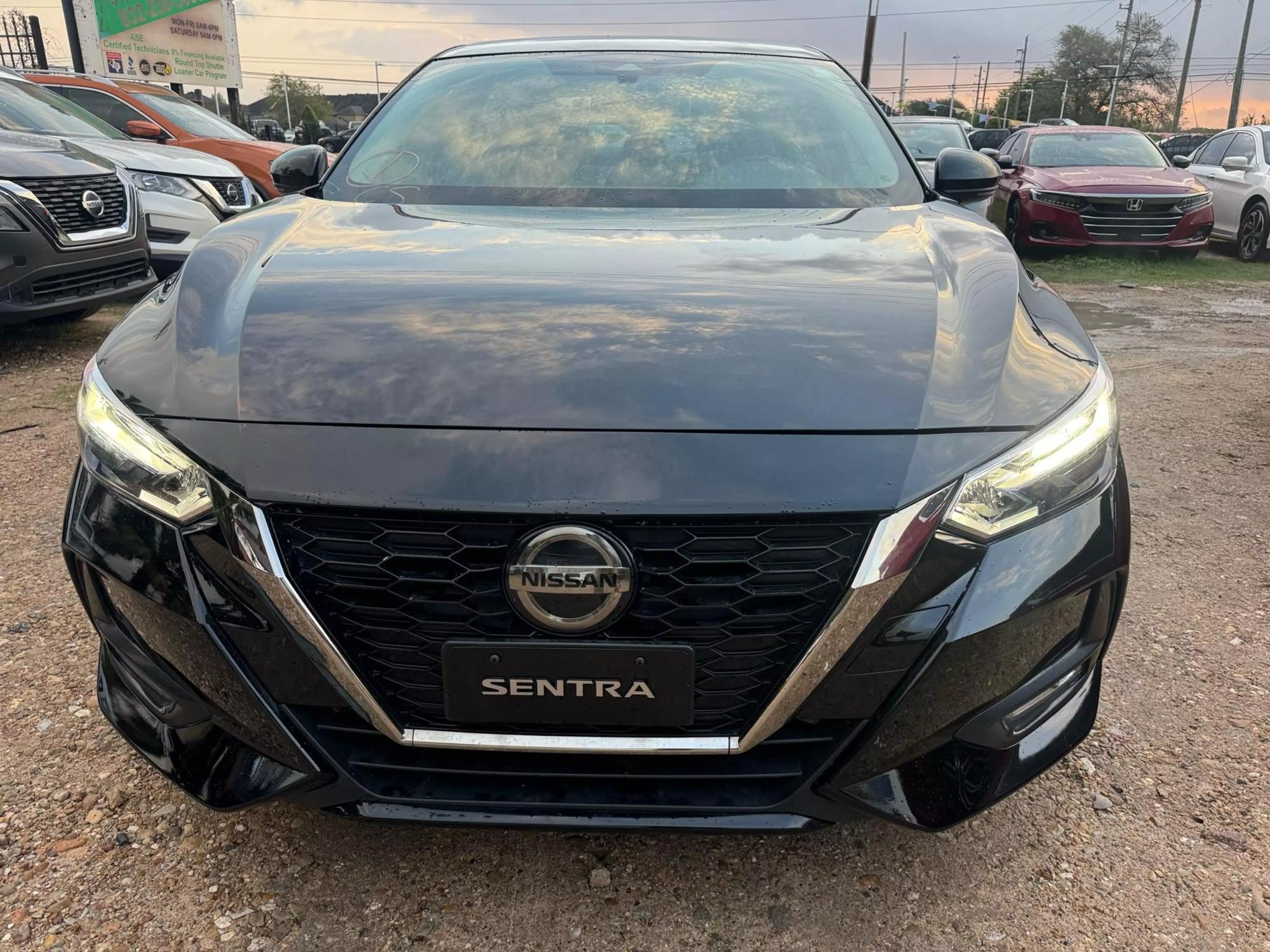 2021 Nissan Sentra SR photo 11