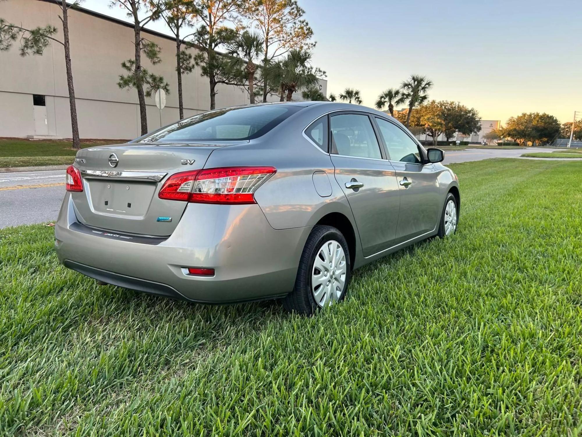 2013 Nissan Sentra SV photo 25