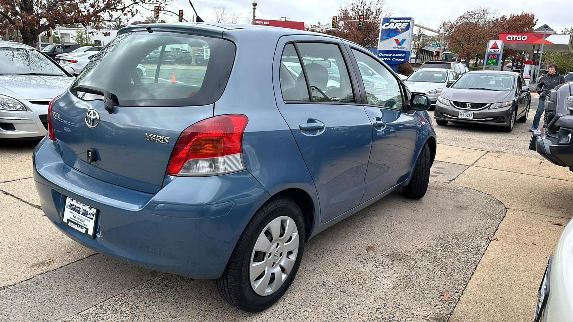 2010 Toyota Yaris Base photo 43