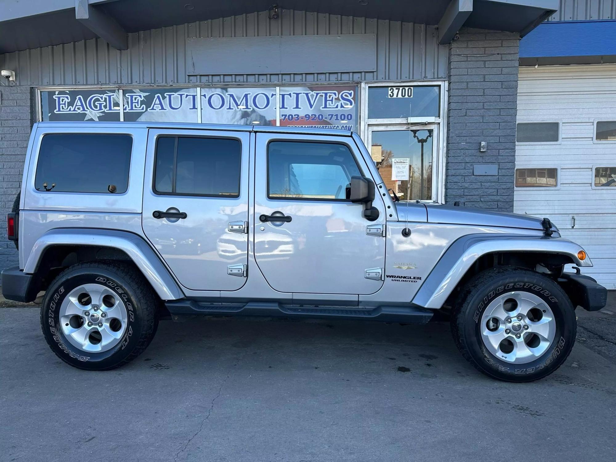 2015 Jeep Wrangler Unlimited Sahara photo 29