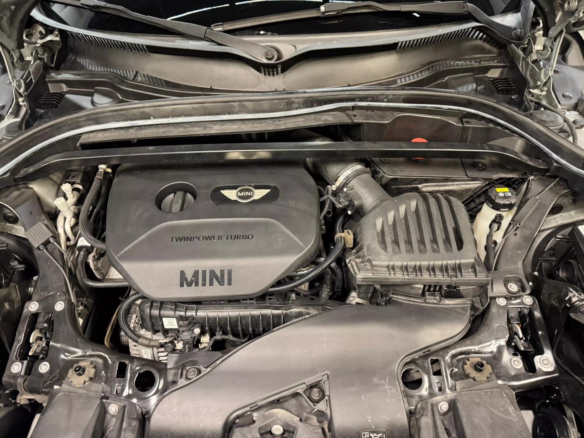 2018 MINI Countryman Base photo 34