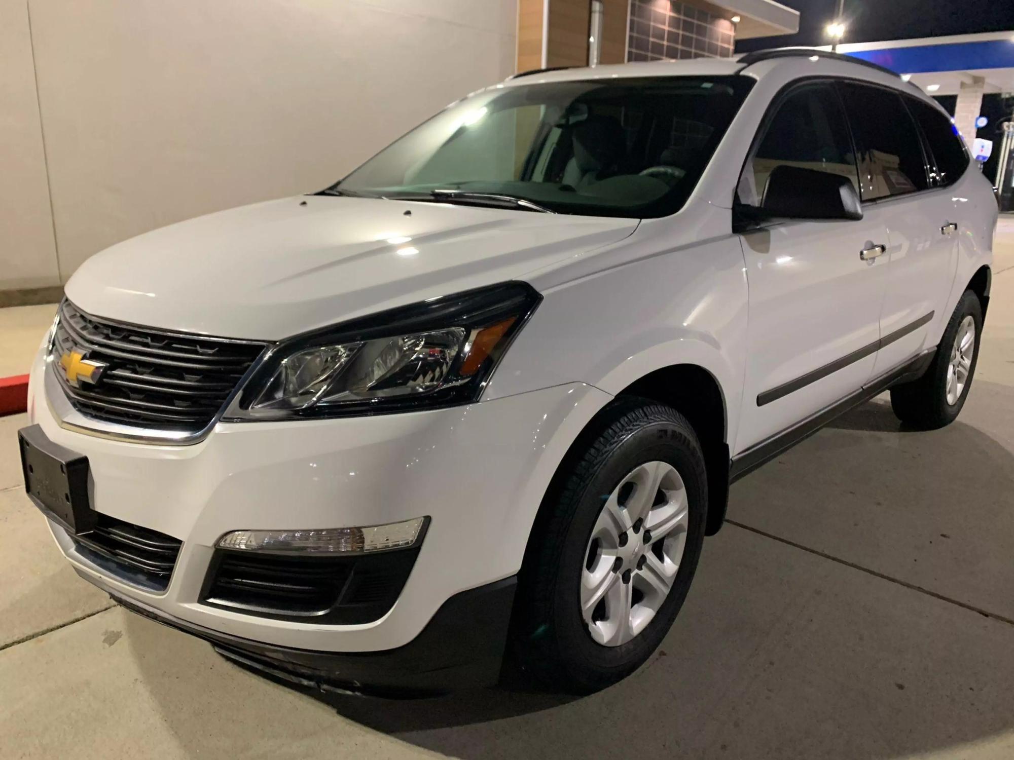 2017 Chevrolet Traverse LS photo 26