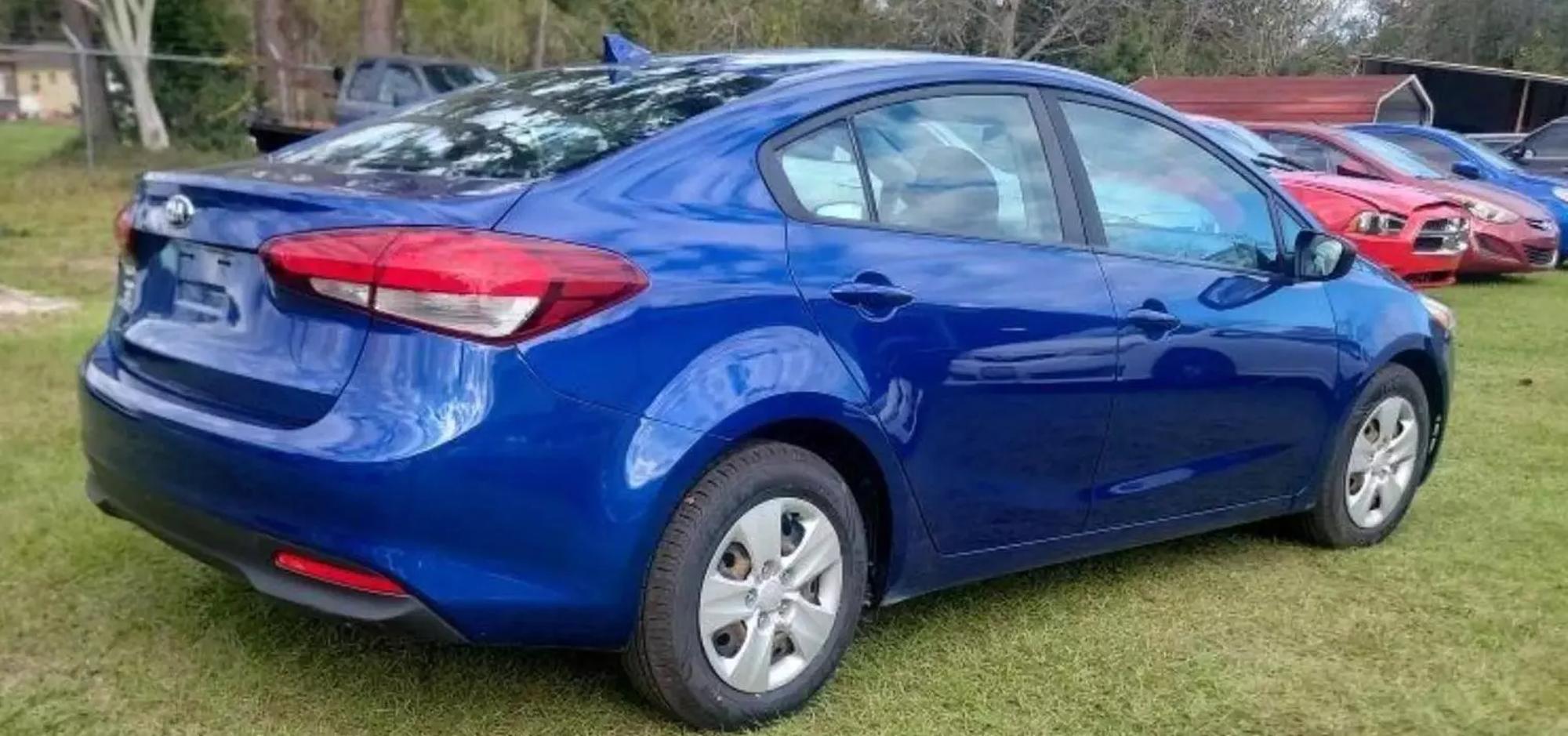 2017 Kia Forte LX photo 15