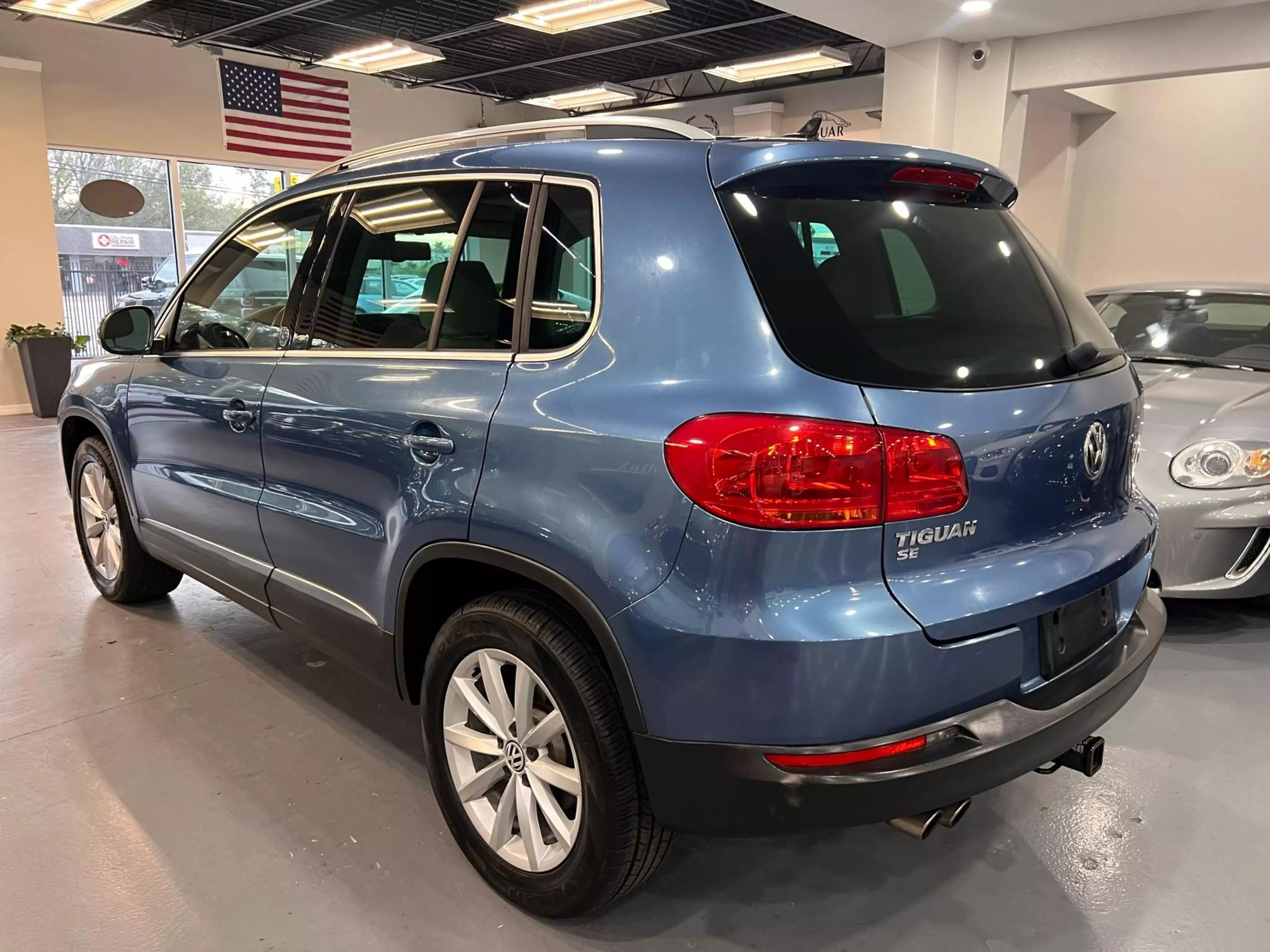 2017 Volkswagen Tiguan Wolfsburg Edition photo 5