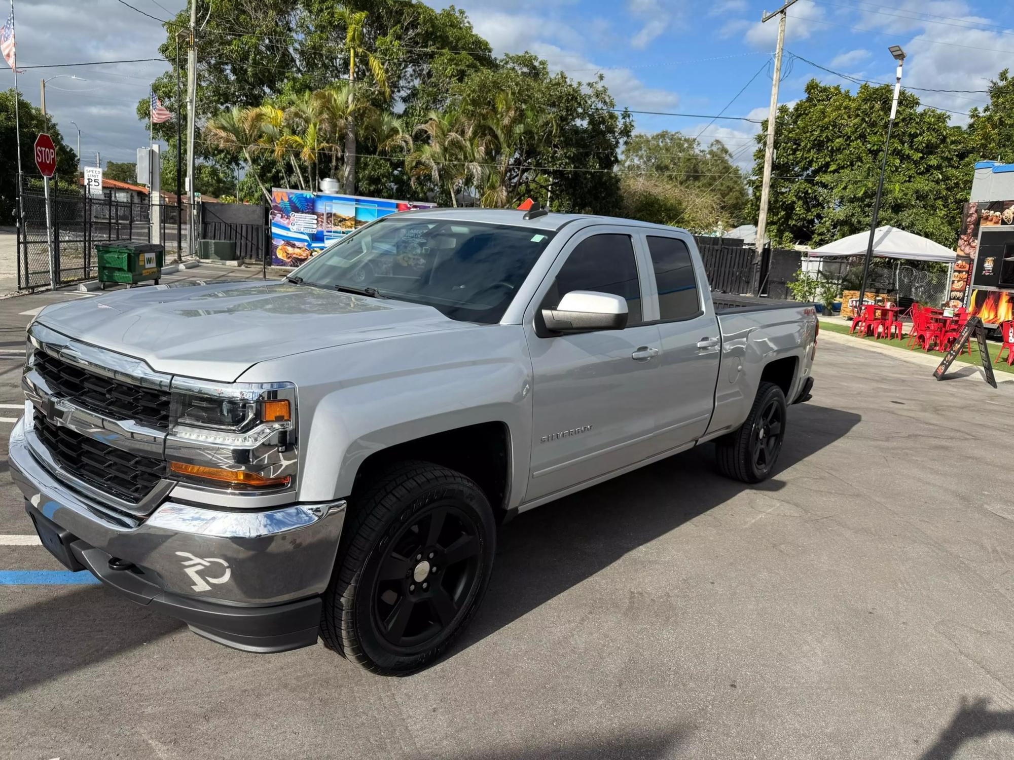 2018 Chevrolet Silverado 1500 LT photo 13