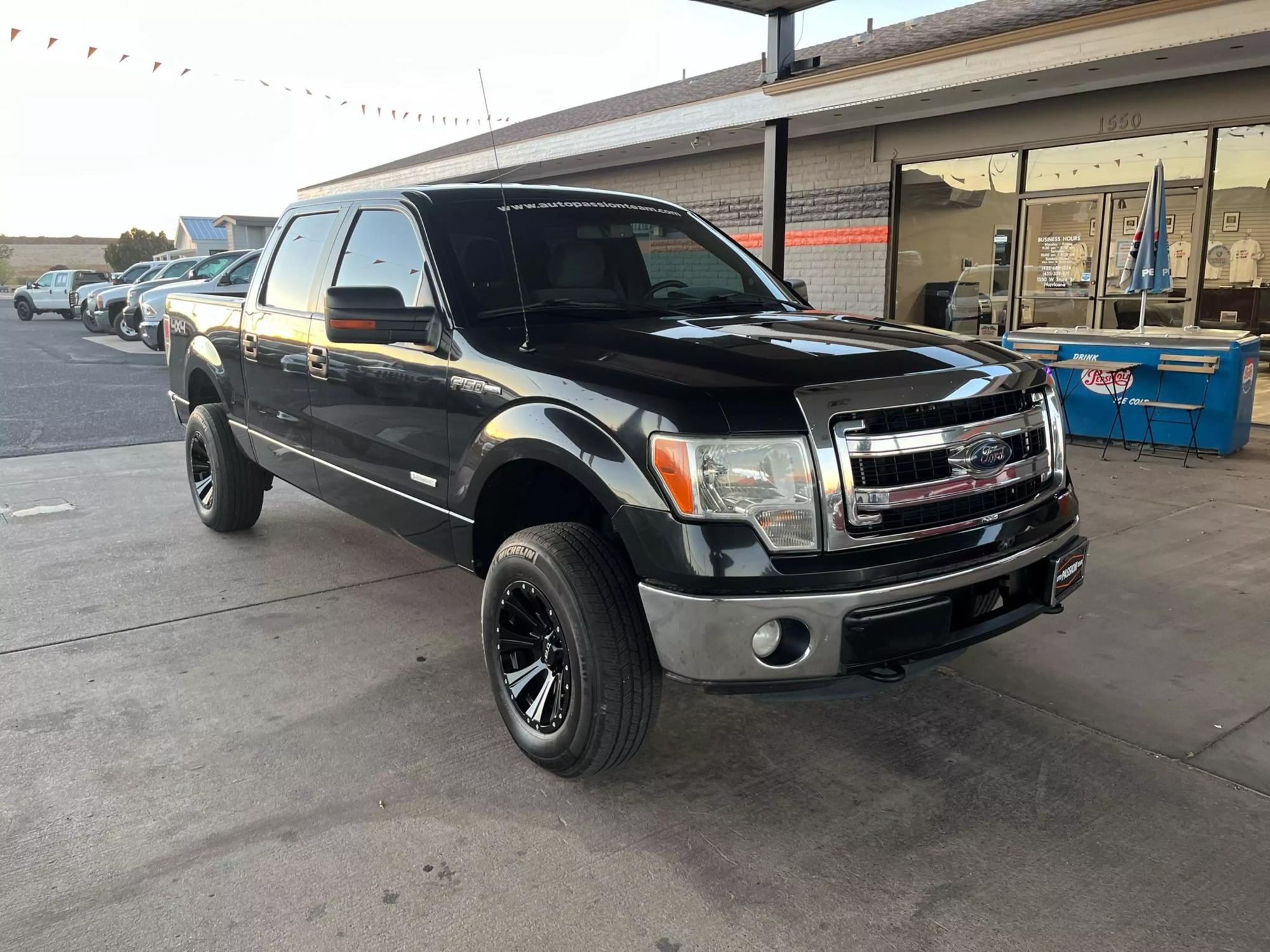 2013 Ford F-150 XLT photo 40