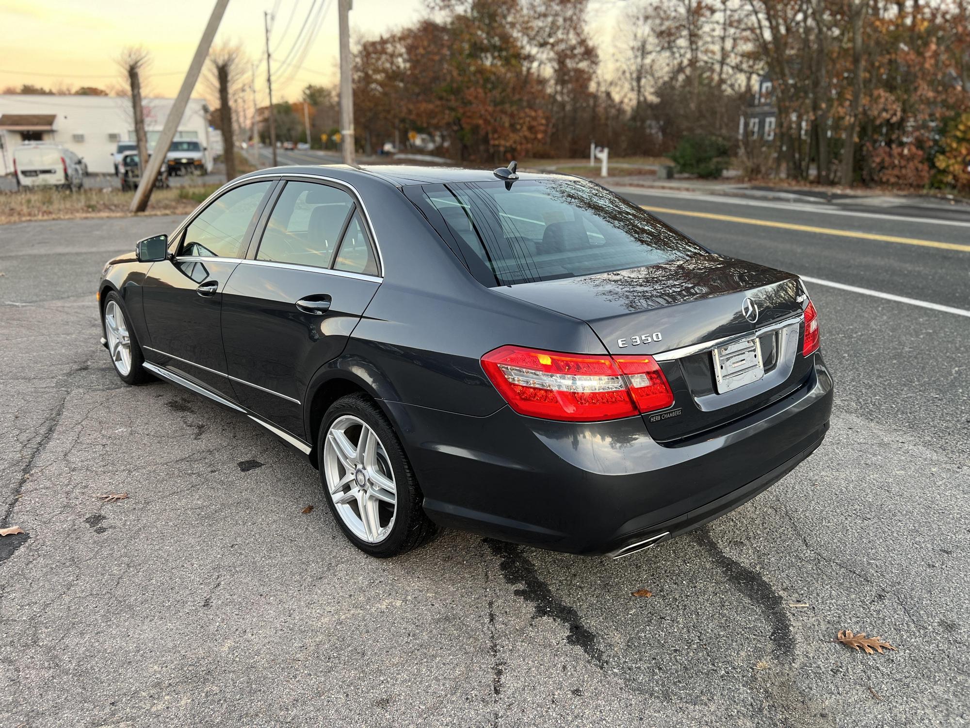 2011 Mercedes-Benz E-Class null photo 40