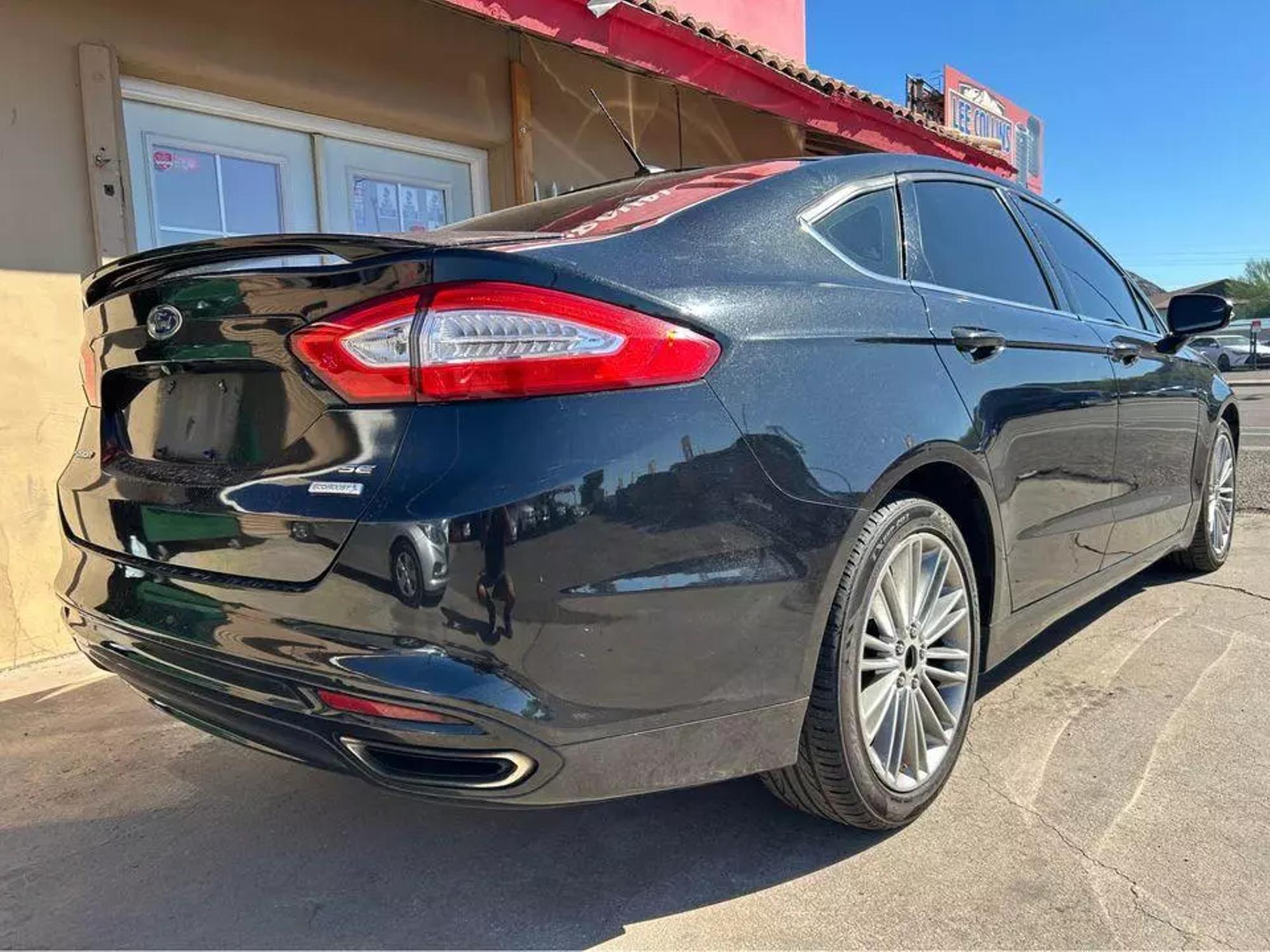 2015 Ford Fusion SE photo 22