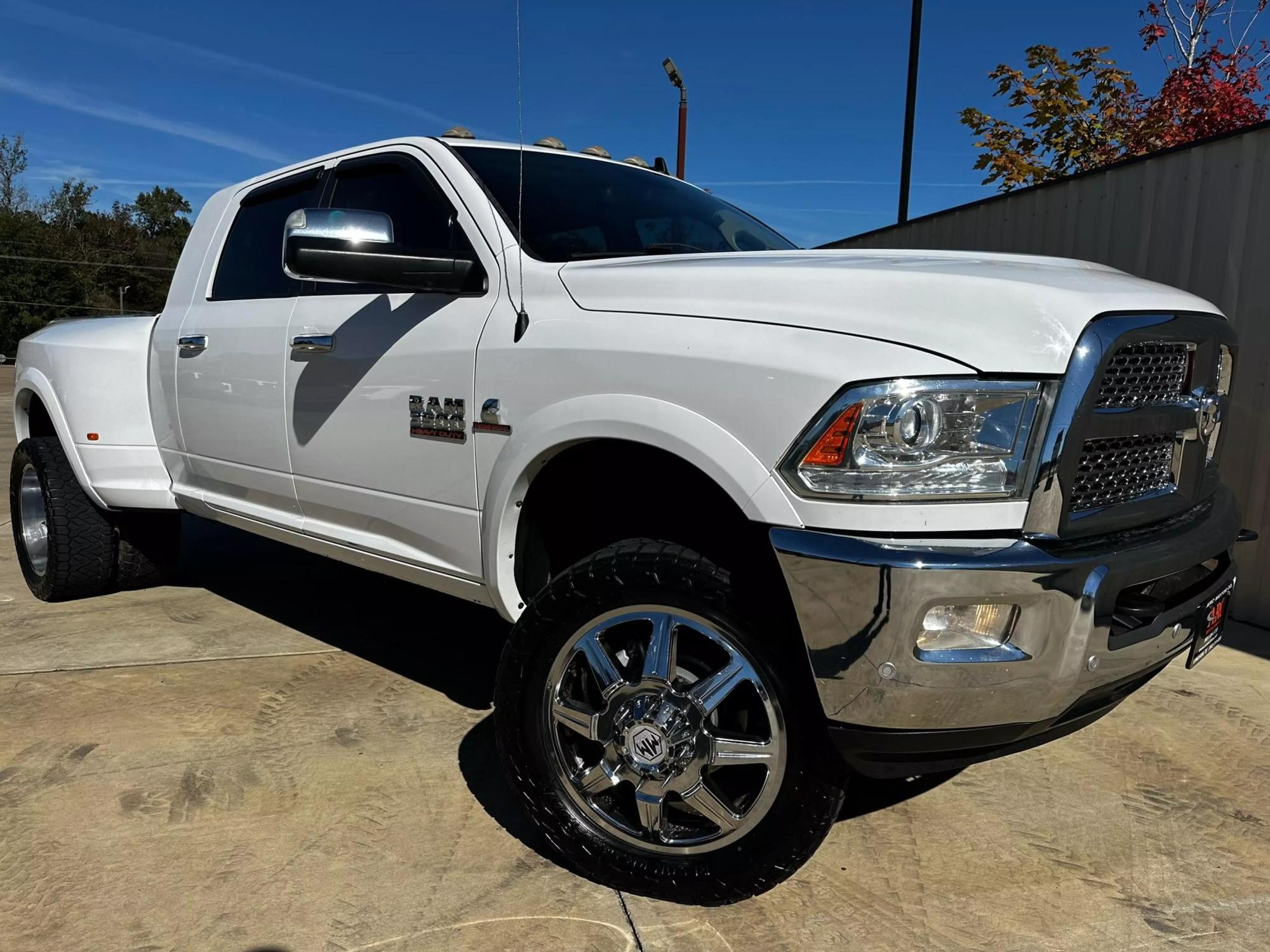 2017 RAM Ram 3500 Pickup Laramie photo 17