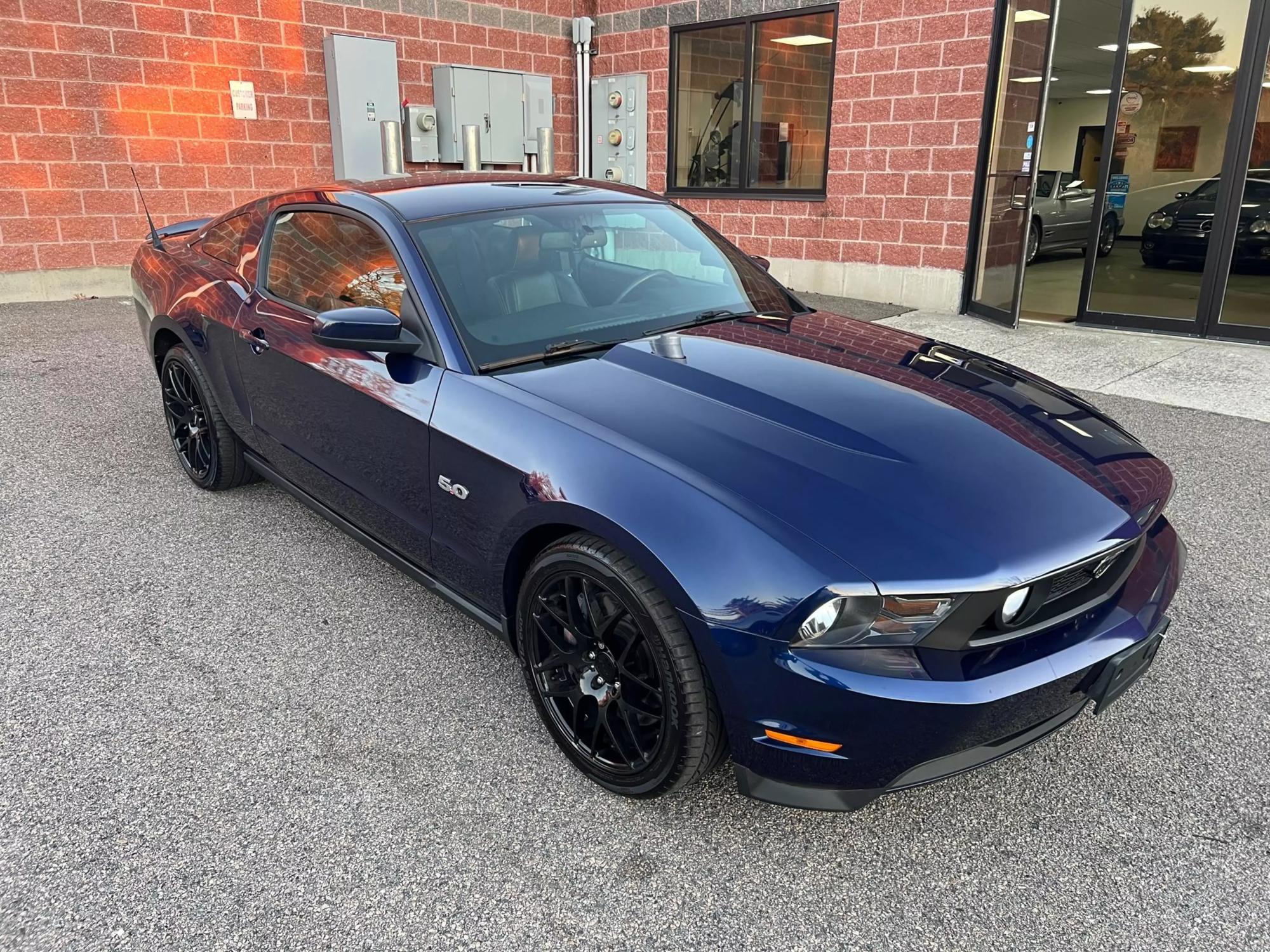 2011 Ford Mustang GT Premium photo 27