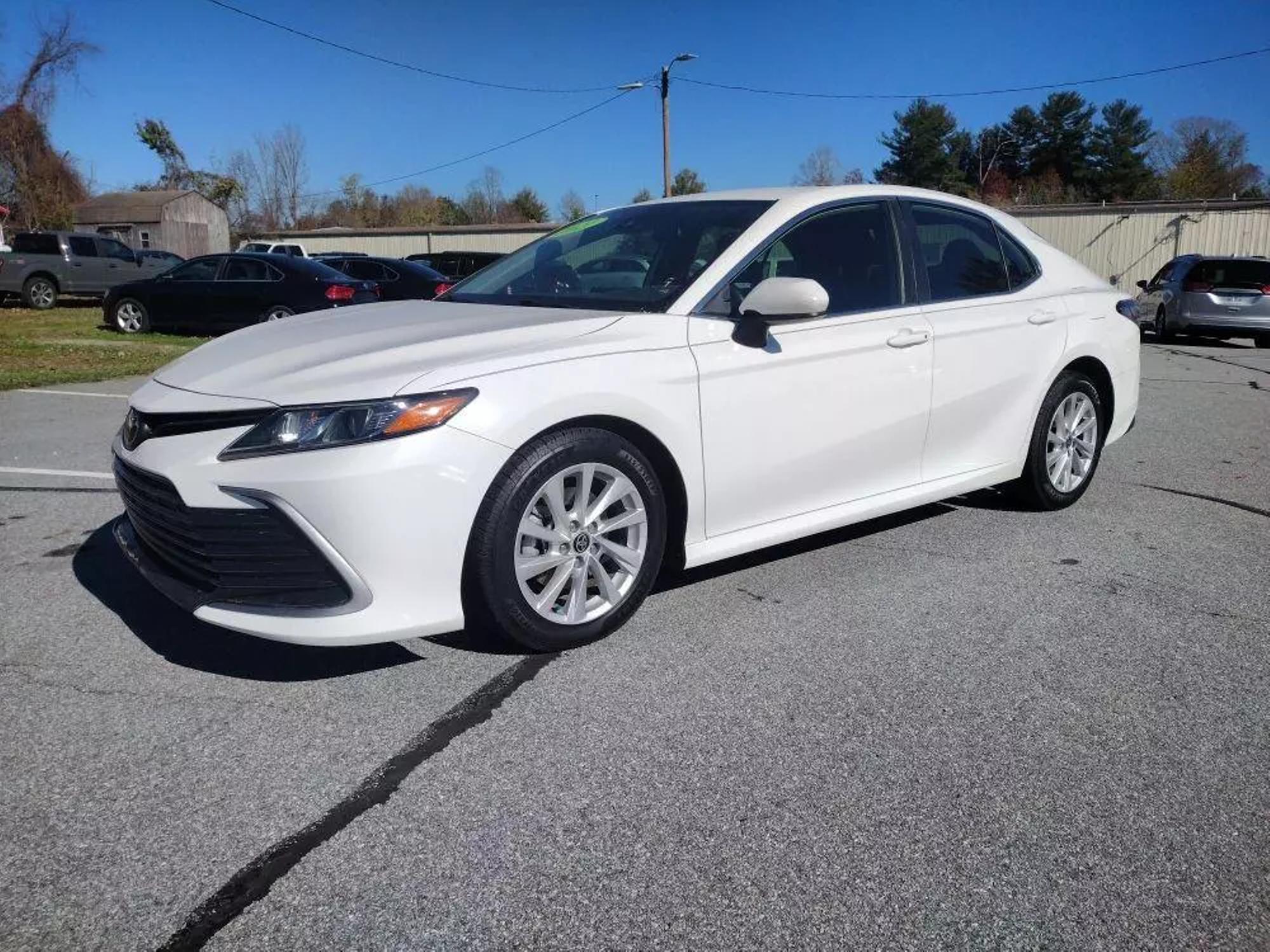 2021 Toyota Camry LE photo 13