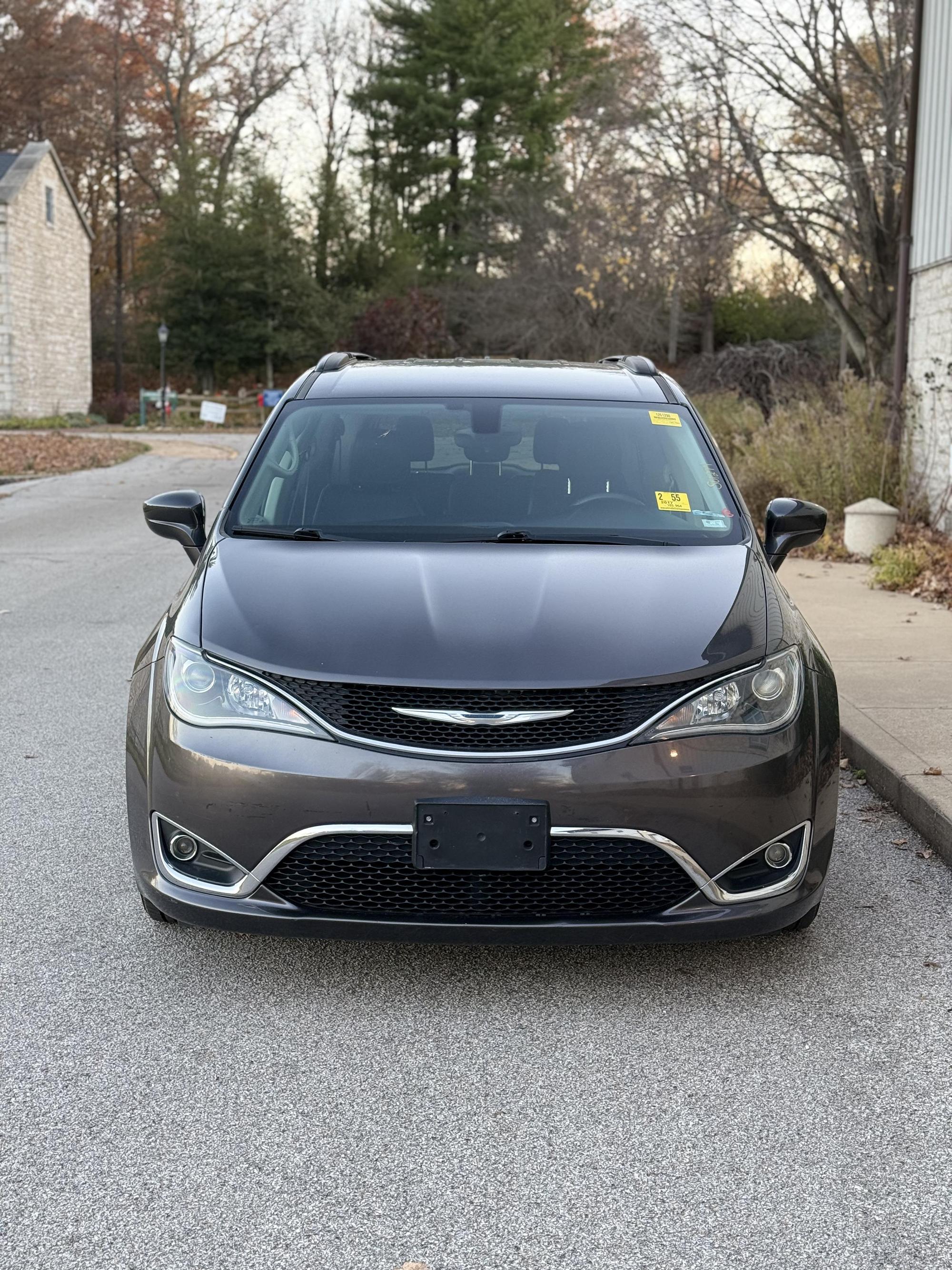 2017 Chrysler Pacifica Touring-L photo 22