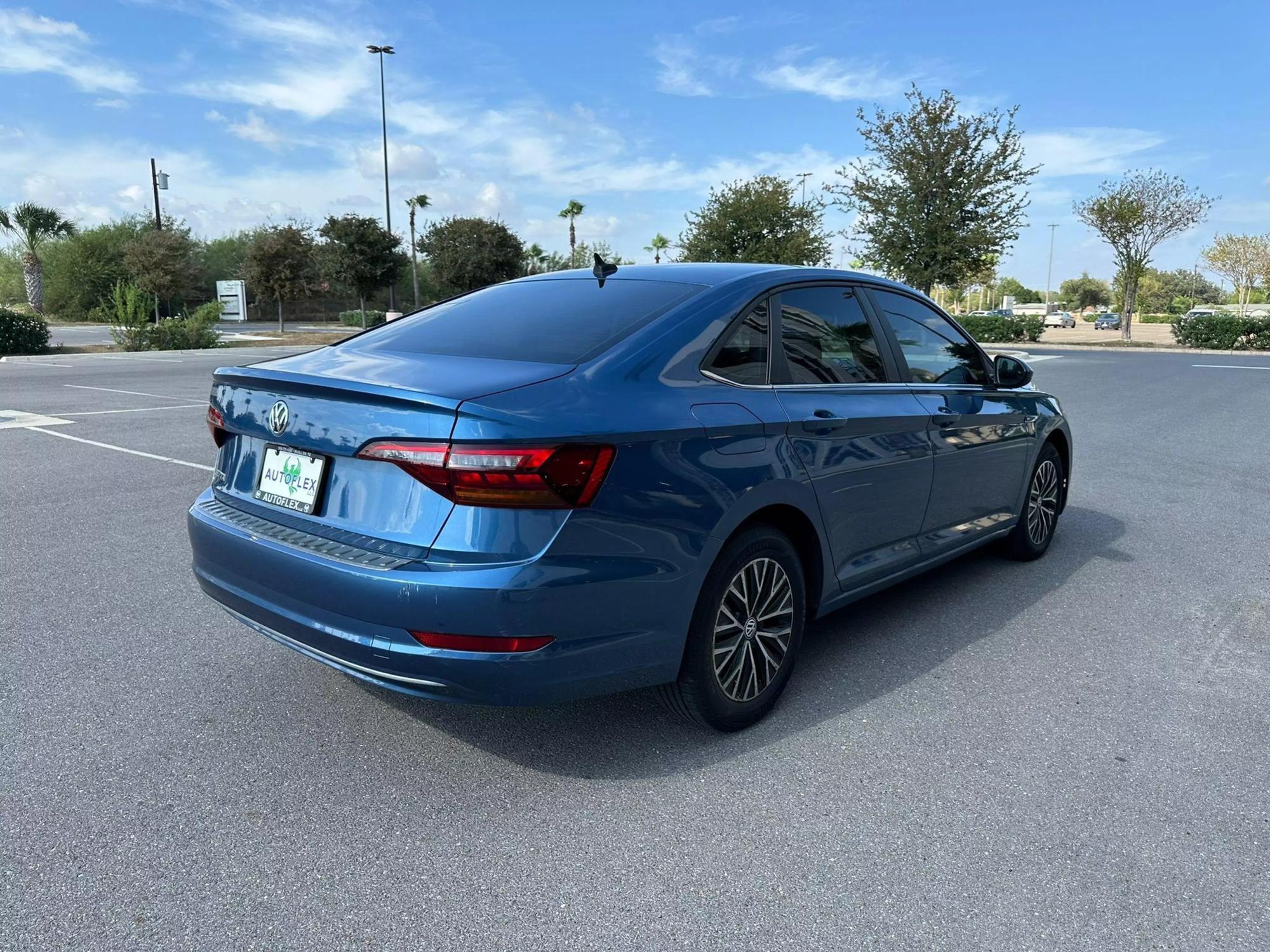 2019 Volkswagen Jetta SEL photo 16