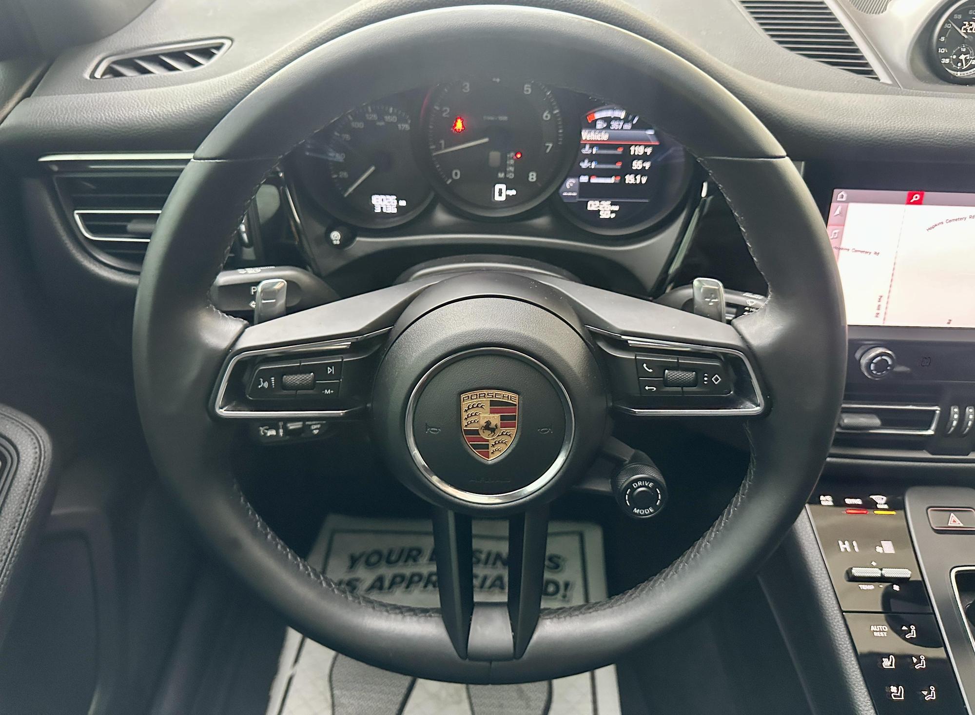 2022 Porsche Macan Base photo 48