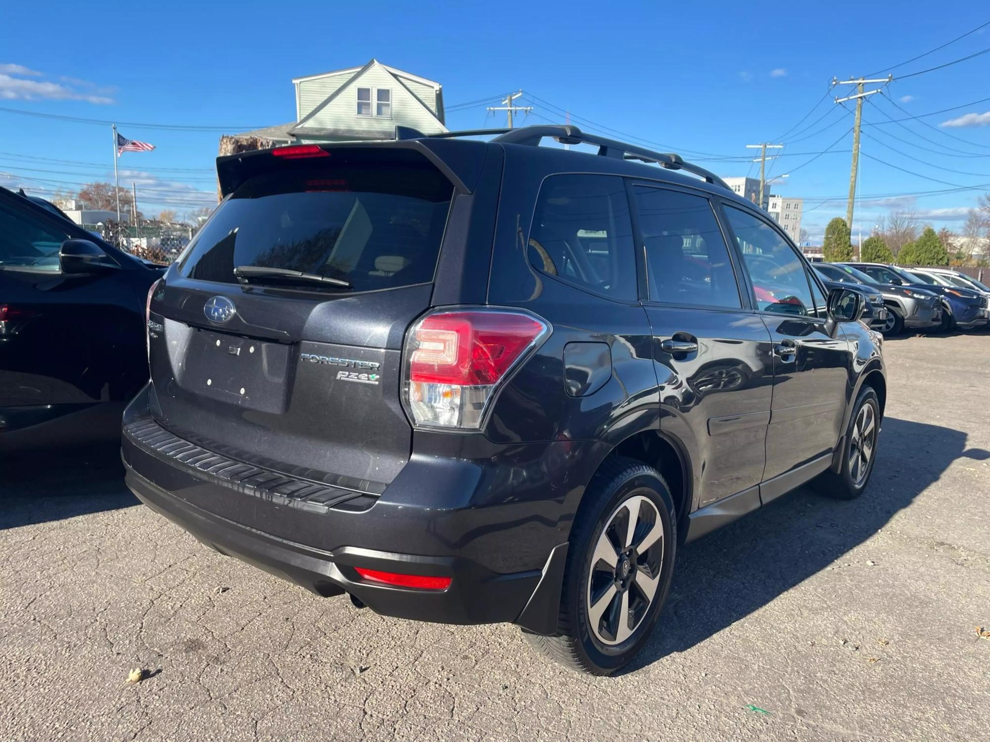 2017 Subaru Forester Premium photo 13