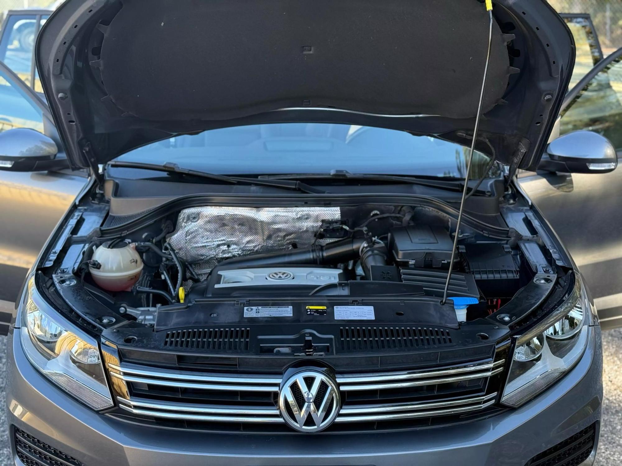 2016 Volkswagen Tiguan SEL photo 47