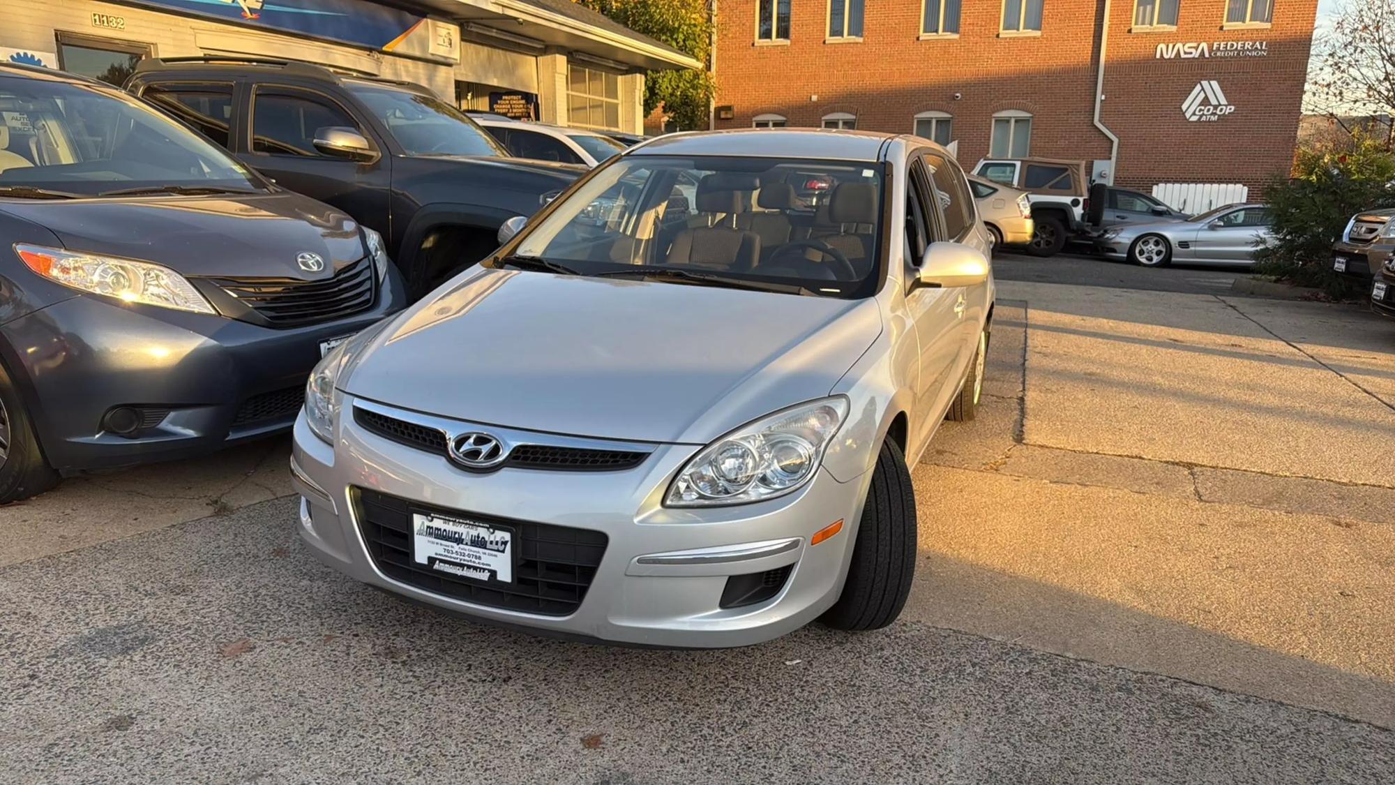 2011 Hyundai Elantra Touring GLS photo 43