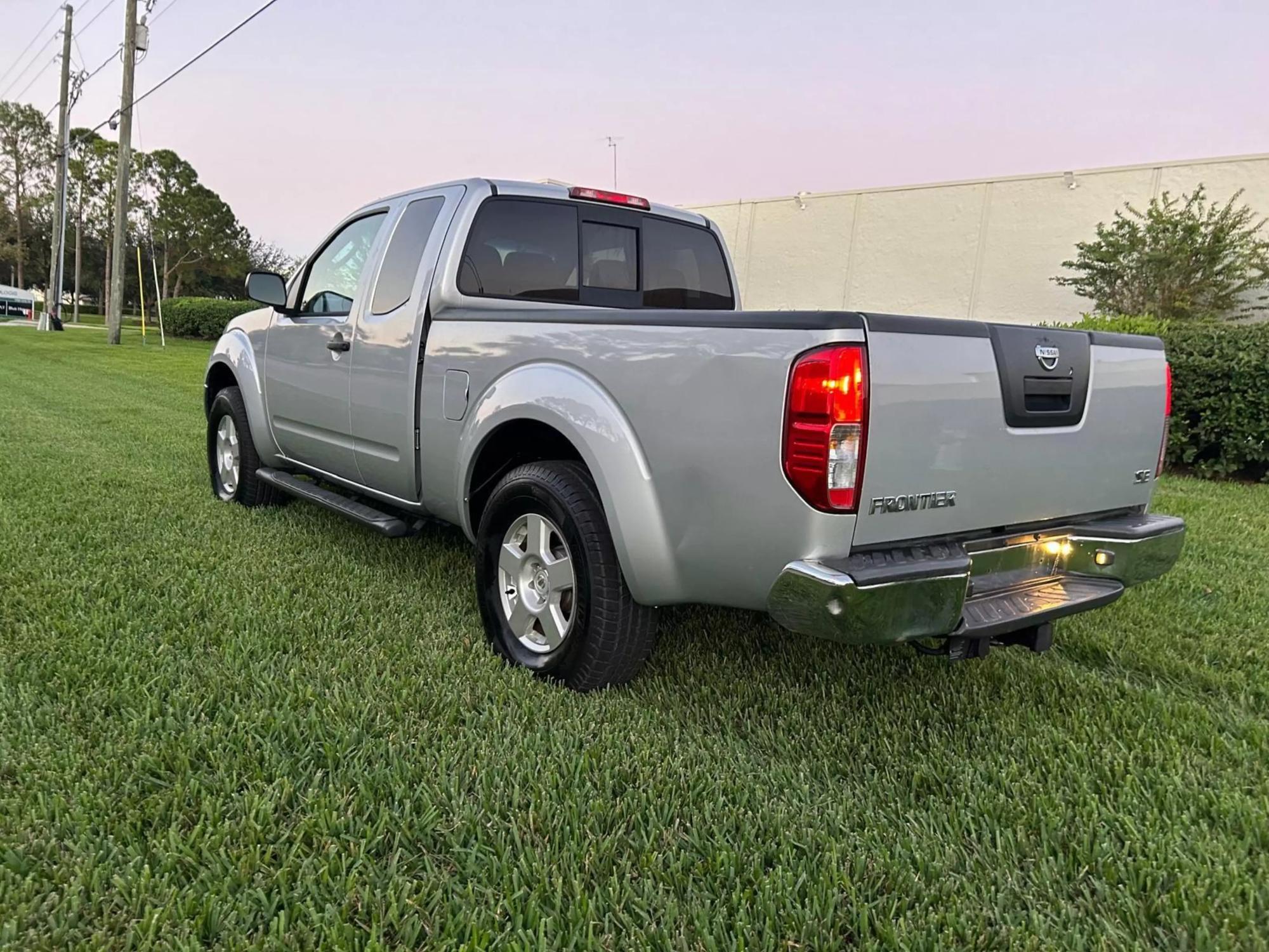 2007 Nissan Frontier SE photo 18