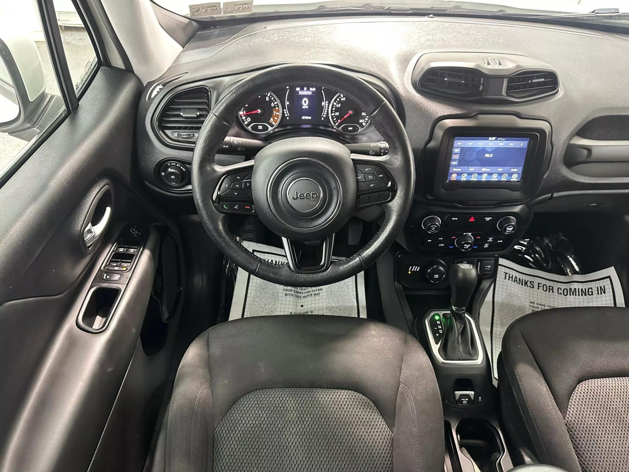 2020 Jeep Renegade Altitude photo 28