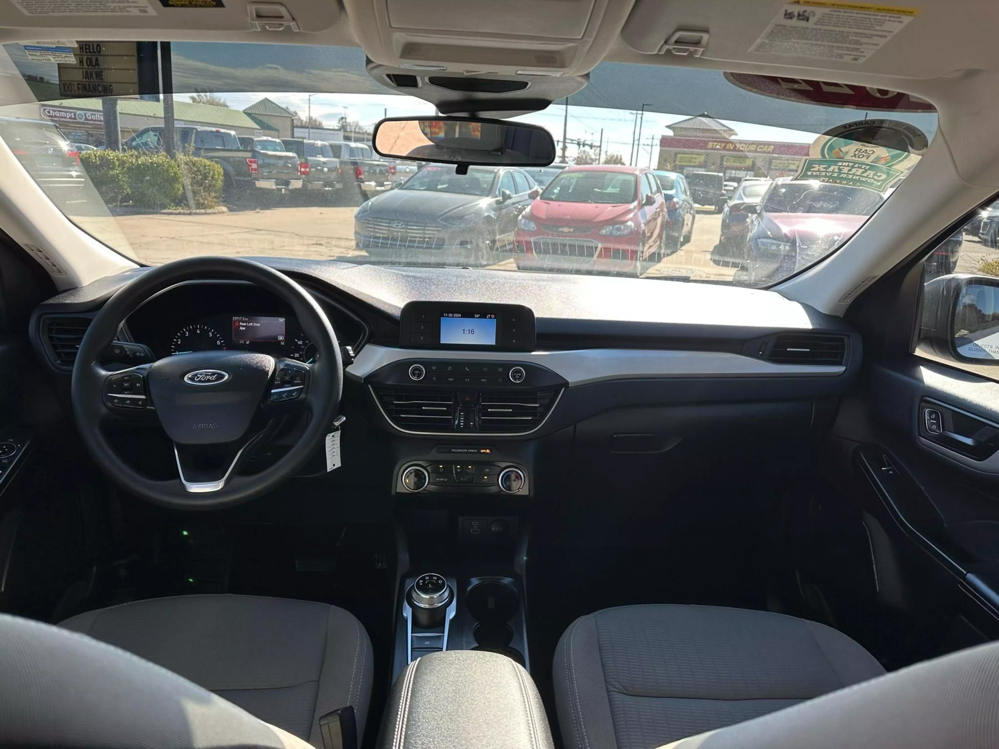 2022 Ford Escape S photo 37