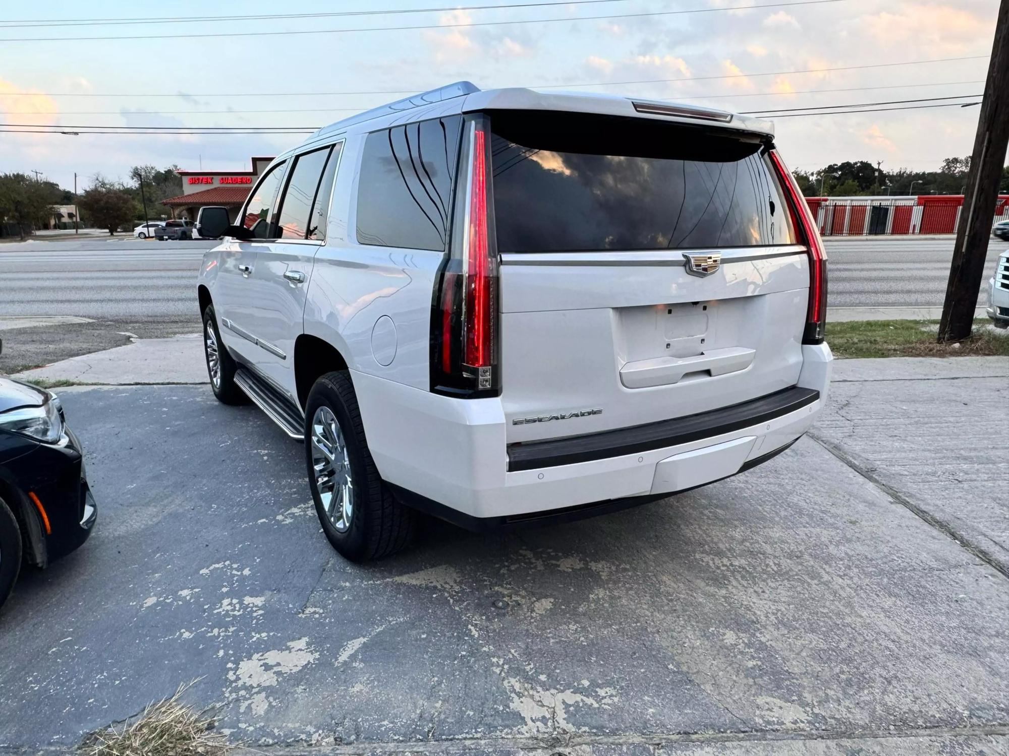 2016 Cadillac Escalade Base photo 24