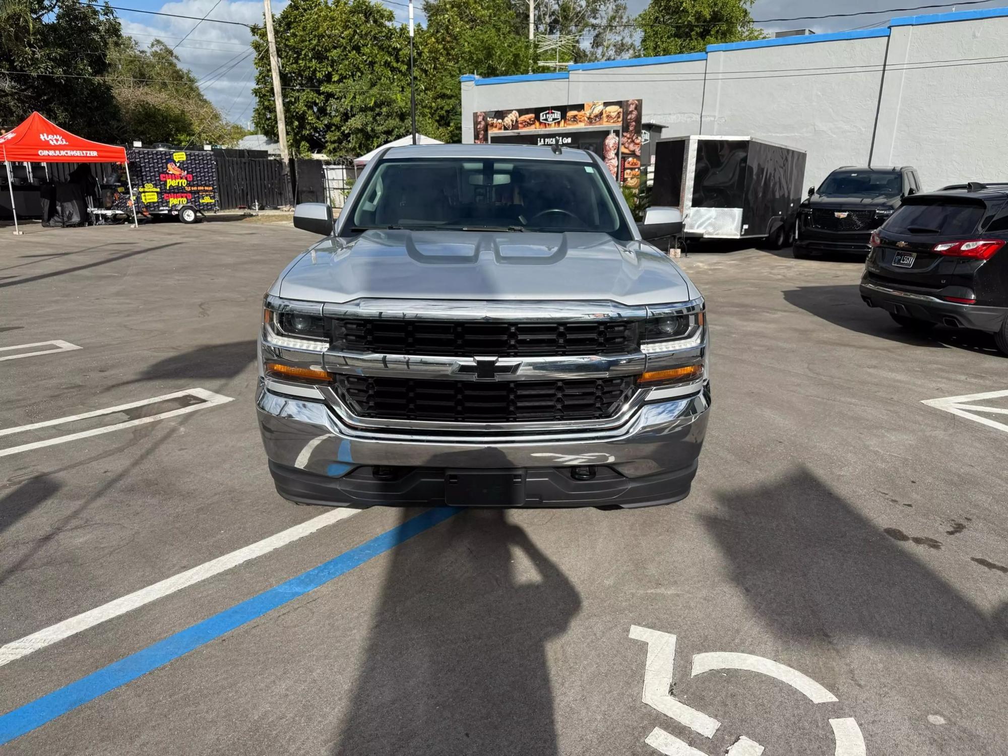 2018 Chevrolet Silverado 1500 LT photo 12