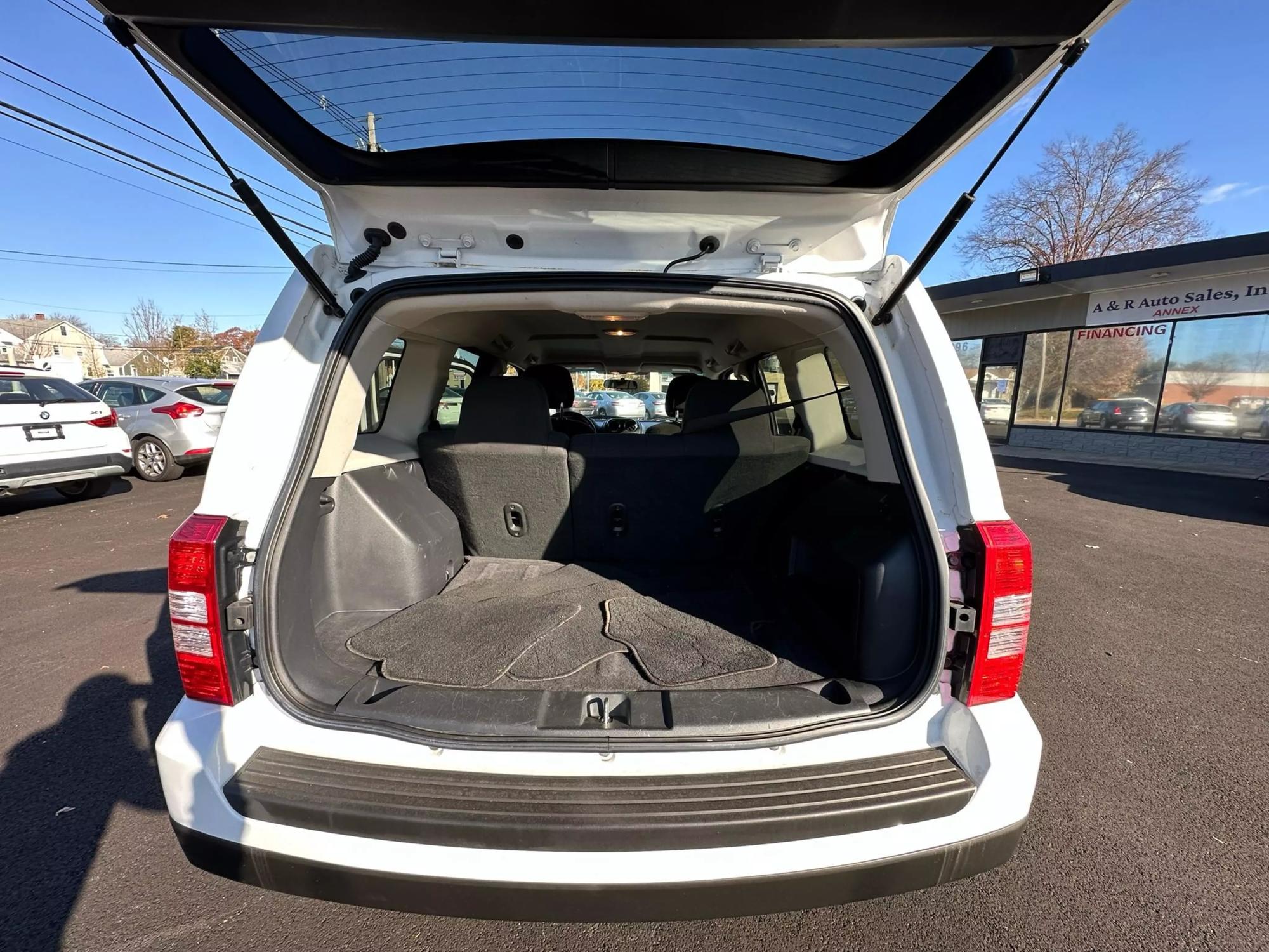 2011 Jeep Patriot Sport photo 42