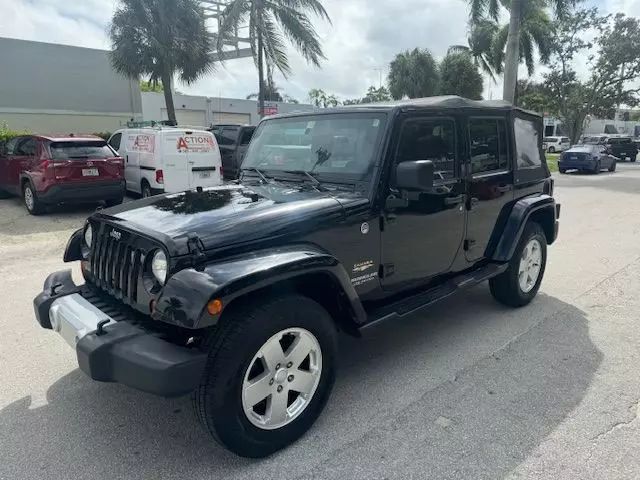 2012 Jeep Wrangler Unlimited Sahara photo 20