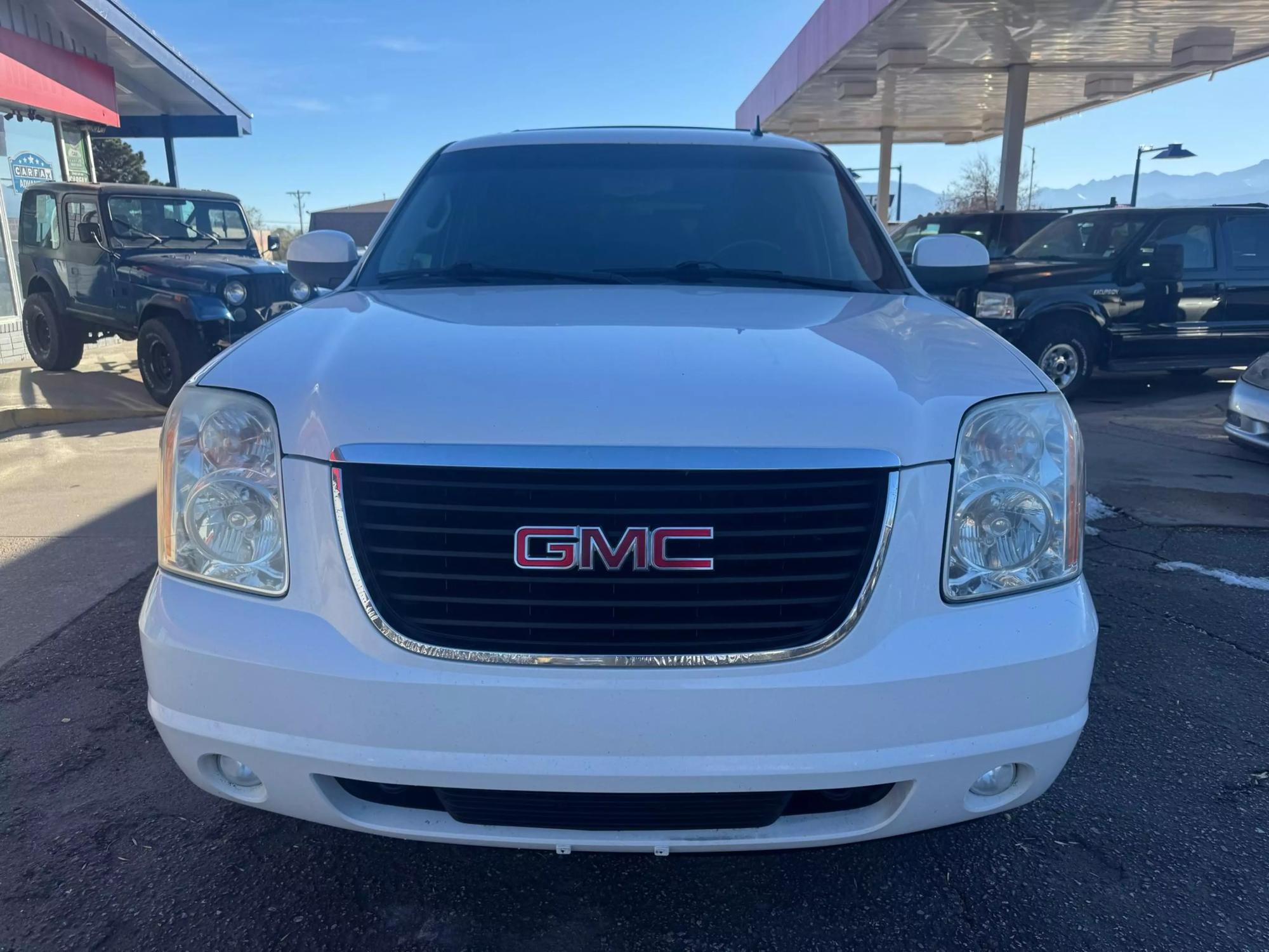 2013 GMC Yukon SLE photo 26