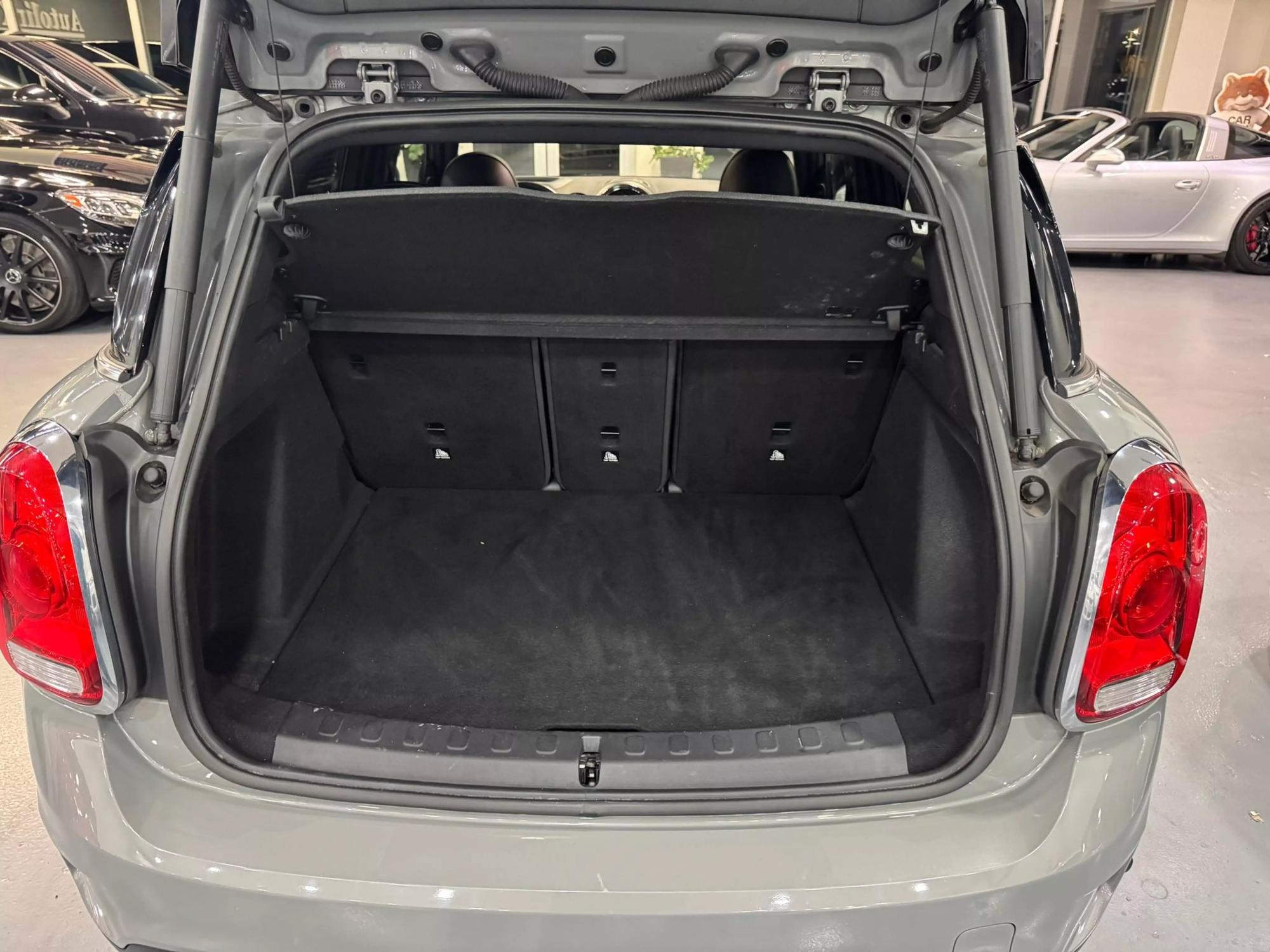 2018 MINI Countryman Base photo 35