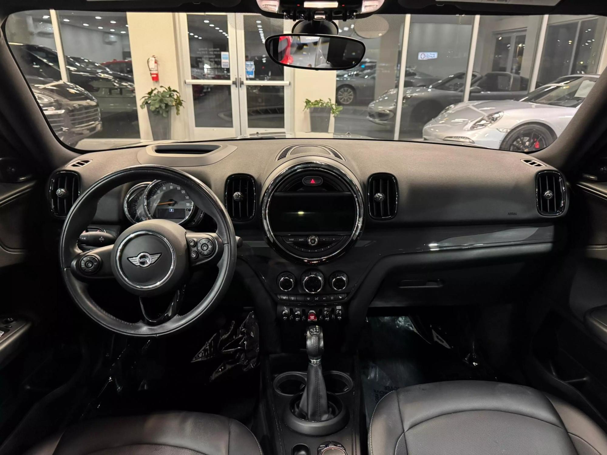 2018 MINI Countryman Base photo 9