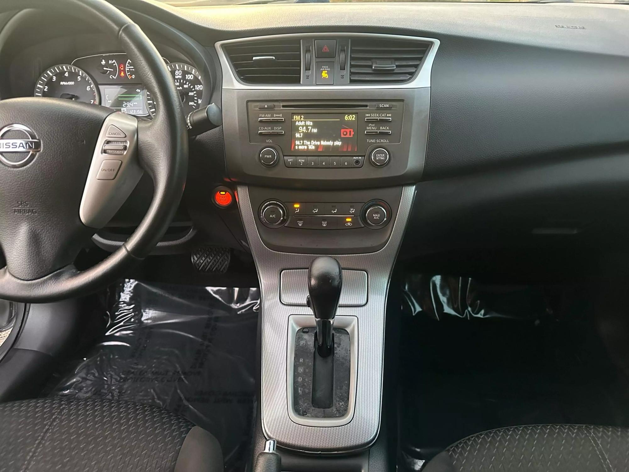 2014 Nissan Sentra SR photo 132